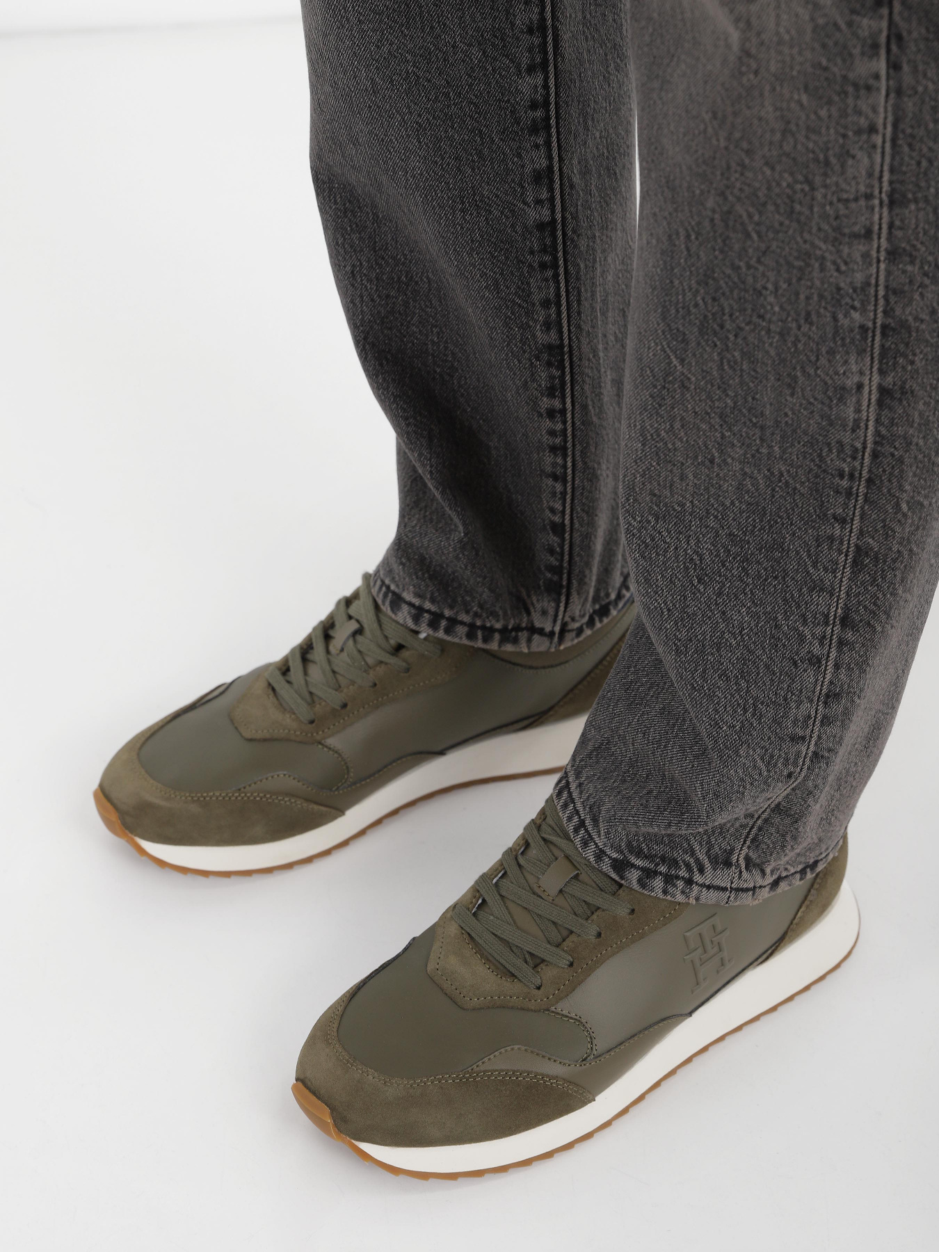 Кросівки повсякденні Tommy Hilfiger Evo Mix модель FM0FM04776-RBN Фото