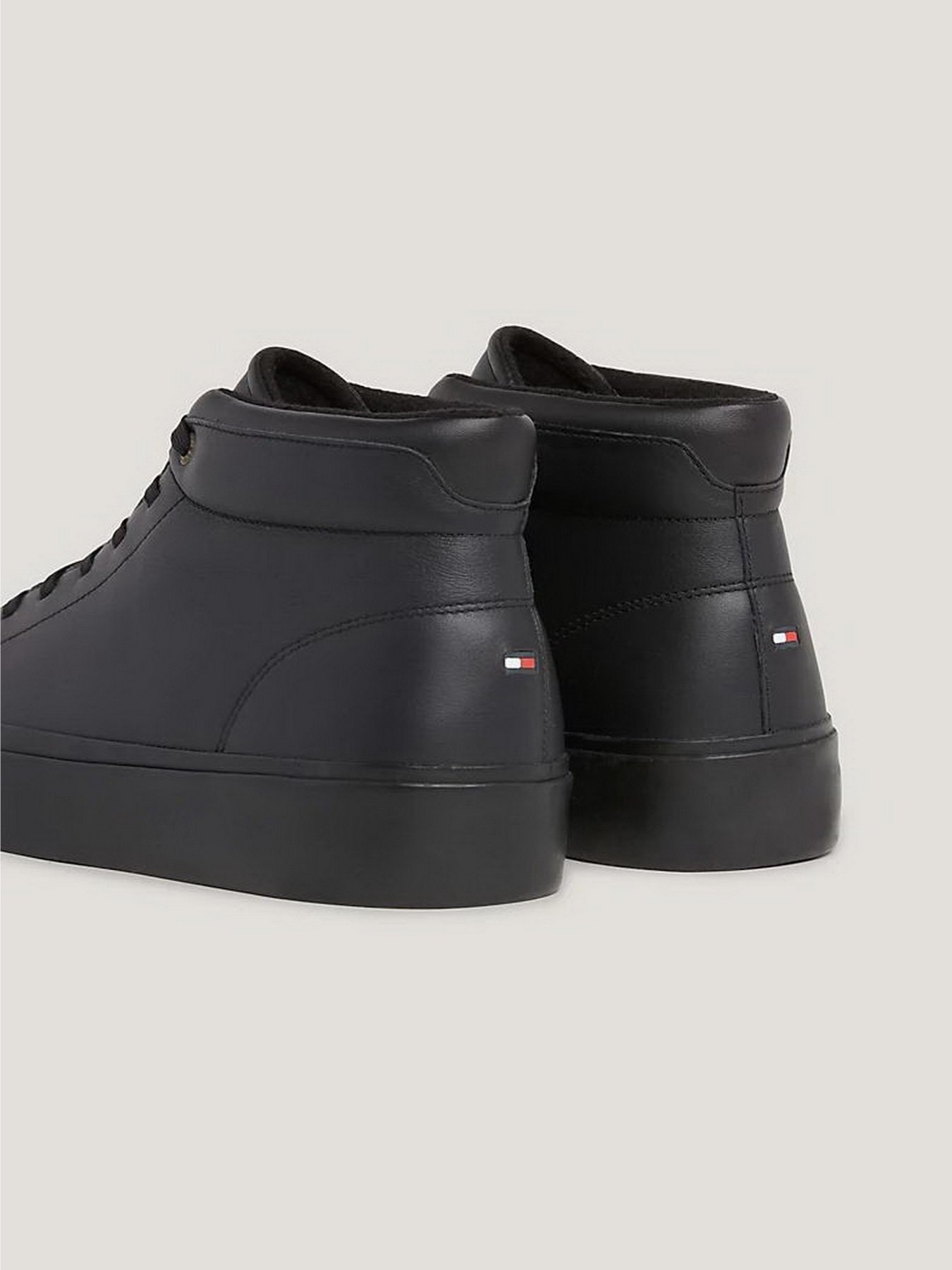 Кеди високі Tommy Hilfiger Modern Leather Mid-Top Trainers модель FM0FM04820-0GQ Фото