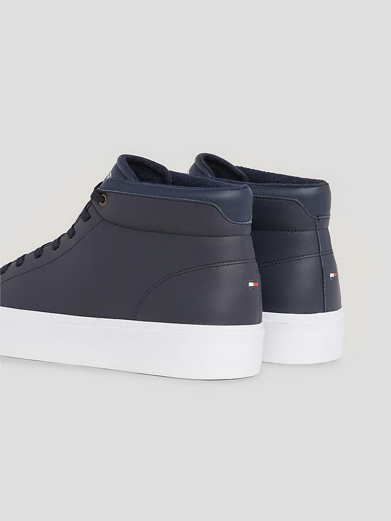 Кеды высокие Tommy Hilfiger Modern Leather Mid-Top Trainers модель FM0FM04820-DW5 Фото