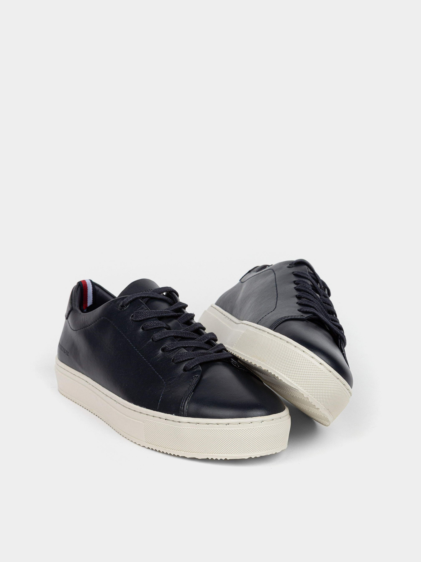 Кеды низкие Tommy Hilfiger Premium Heritage Leather Cupsole Trainers модель FM0FM04851-DW5 Фото