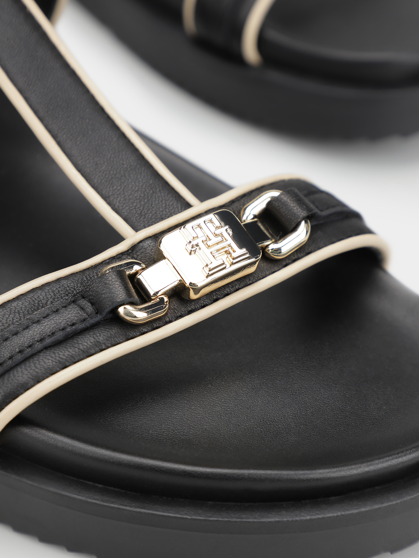 Сандалии Tommy Hilfiger модель FW0FW07798-BDS Фото