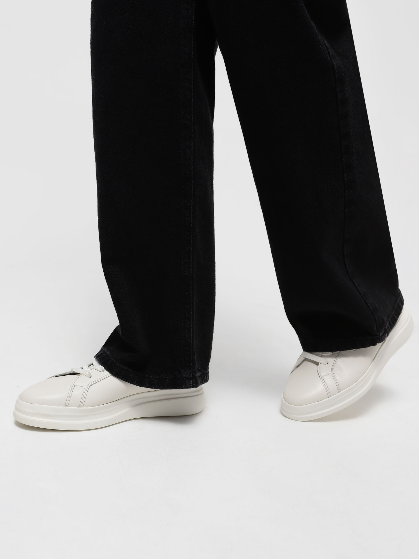 Кроссовки повседневные Tommy Hilfiger модель FW0FW07460-0K5 Кроссовки повседневные Tommy Hilfiger модель FW0FW07460-0K5 Фото