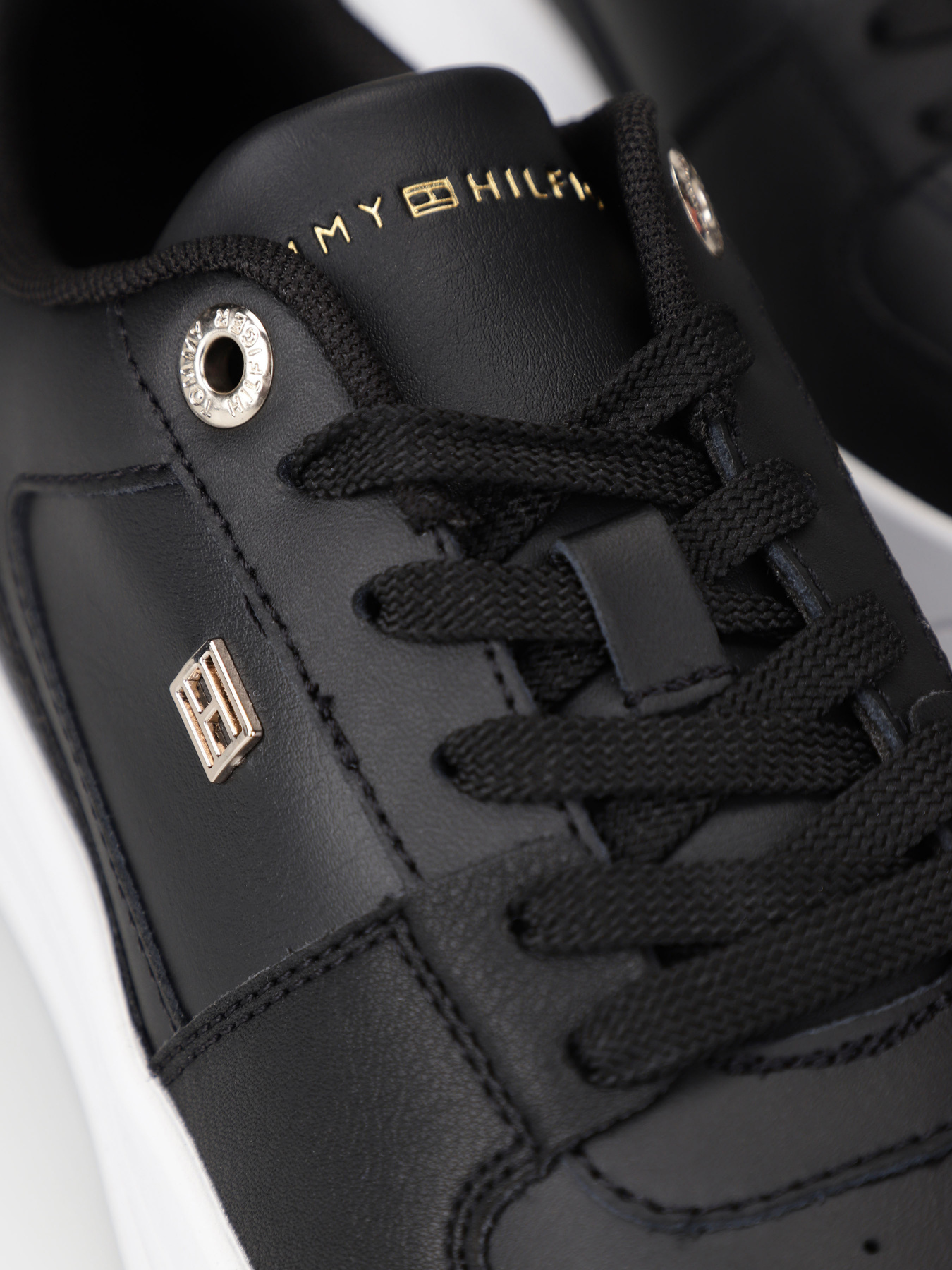 Кроссовки Tommy Hilfiger модель FW0FW07684-BDS Фото