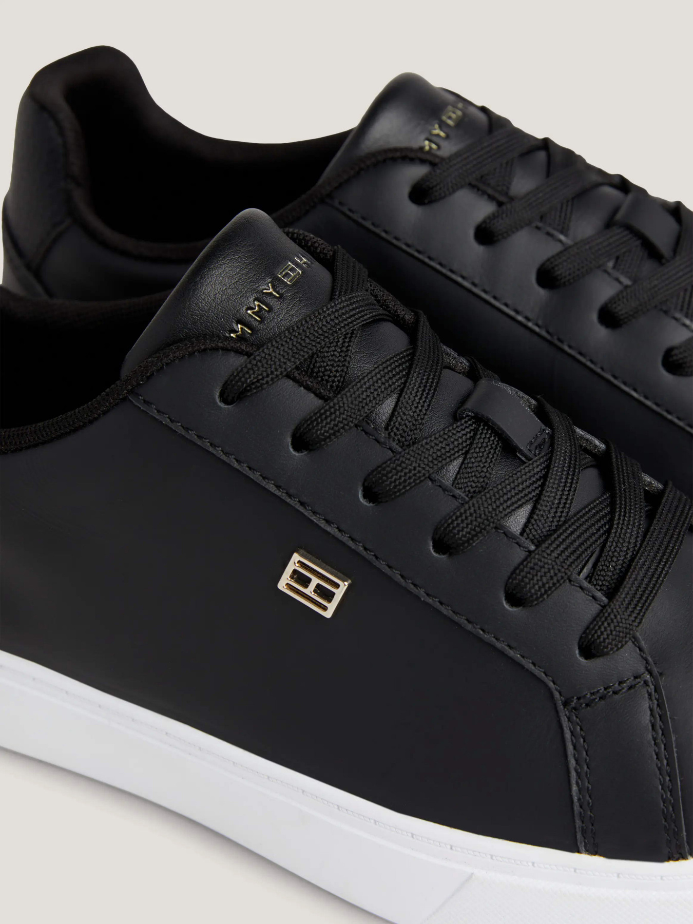 Кеды низкие Tommy Hilfiger модель FW0FW07686-BDS Фото