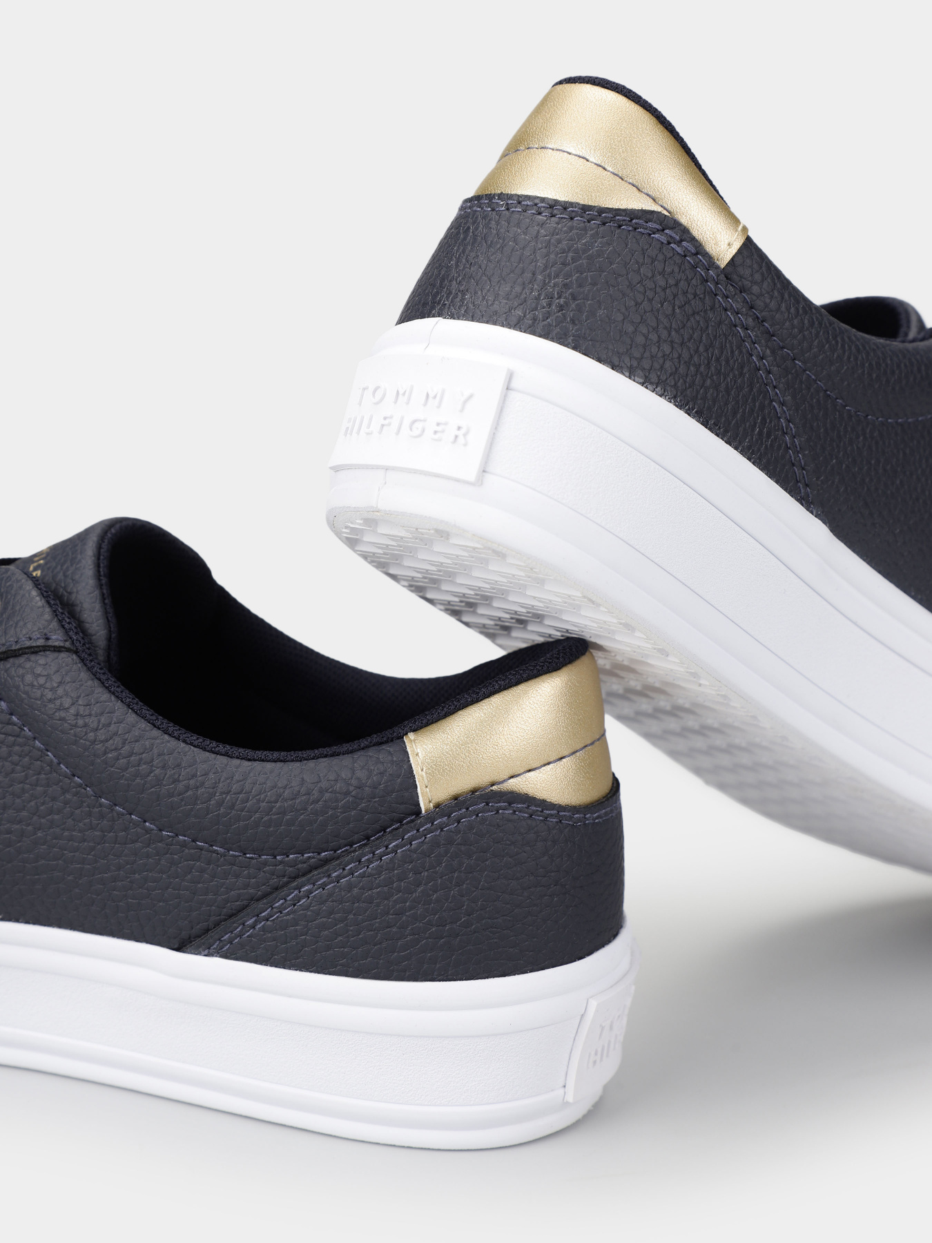 Кеды низкие Tommy Hilfiger модель FW0FW07778-DW6 Фото