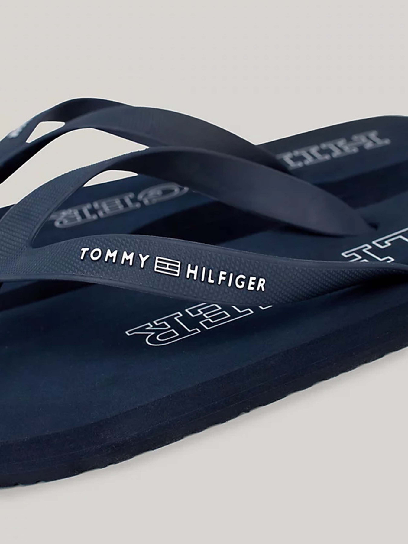 Вьетнамки Tommy Hilfiger модель FM0FM05023-DW5 Фото