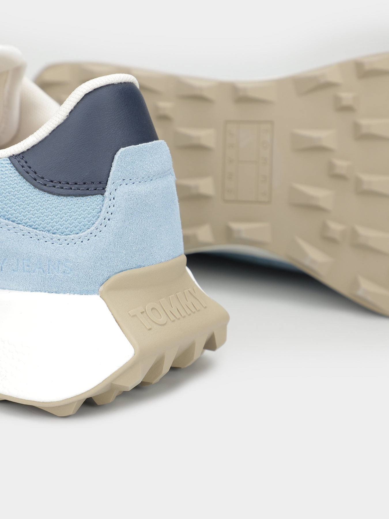 Кроссовки повседневные Tommy Hilfiger модель EM0EM01381-CZC Фото