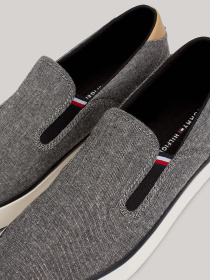 Сліпони Tommy Hilfiger модель FM0FM04947-BDS Фото