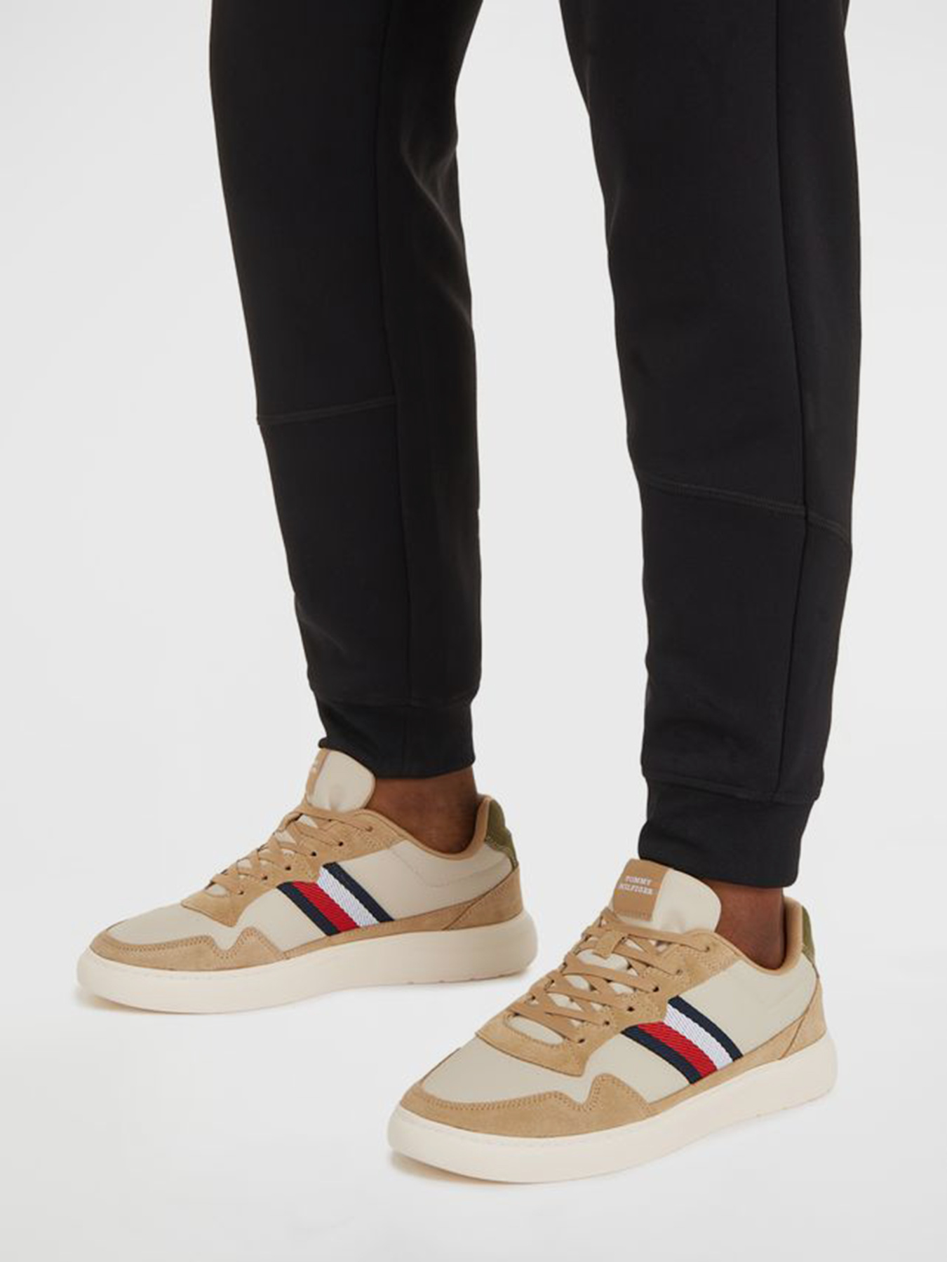 Кросівки повсякденні Tommy Hilfiger модель FM0FM04962-RBL Фото