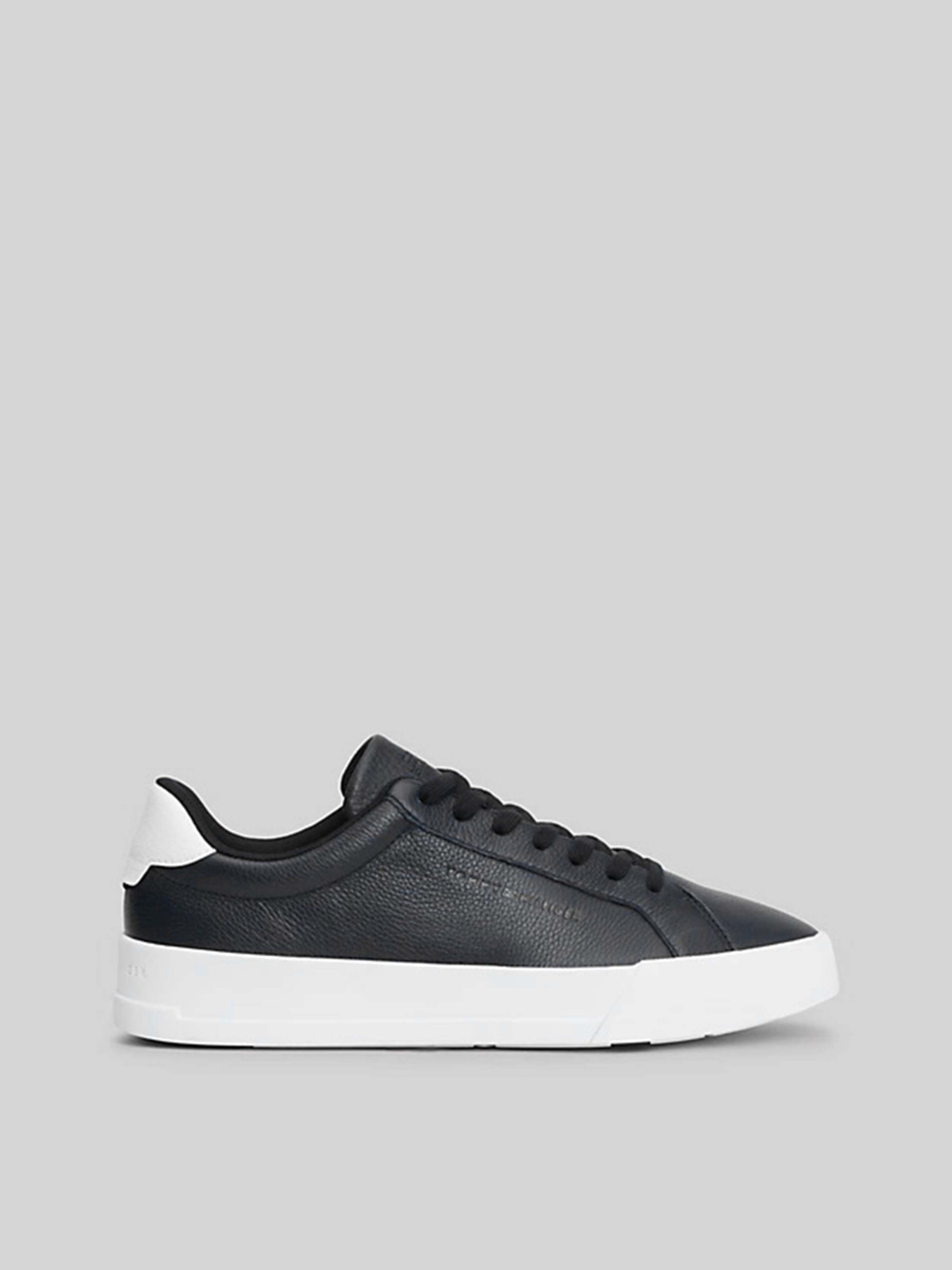 Кроссовки повседневные Tommy Hilfiger модель FM0FM04972-DW5 Кроссовки повседневные Tommy Hilfiger модель FM0FM04972-DW5 Фото