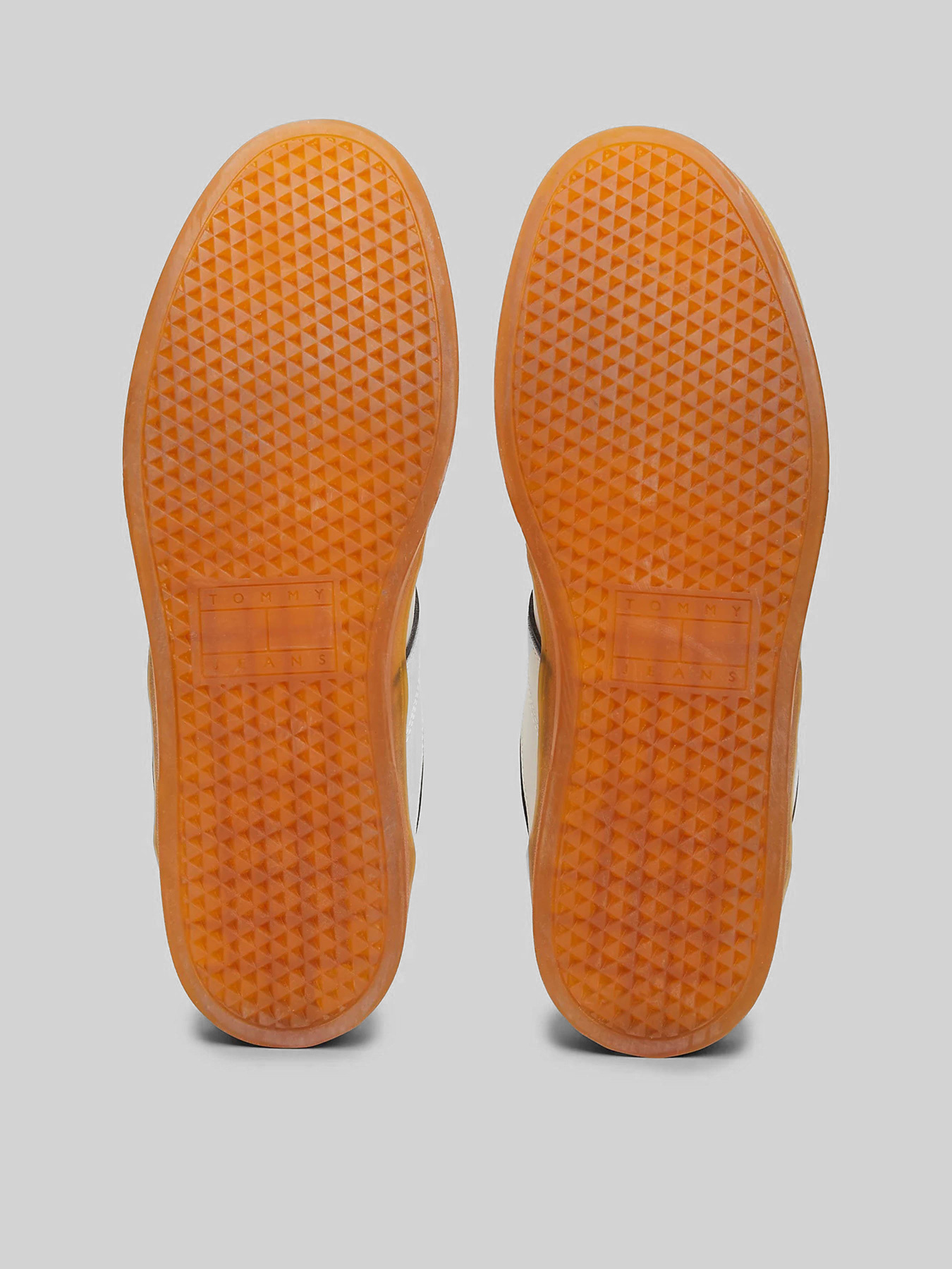 Кеды низкие Tommy Hilfiger модель EM0EM01414-ZGR Фото