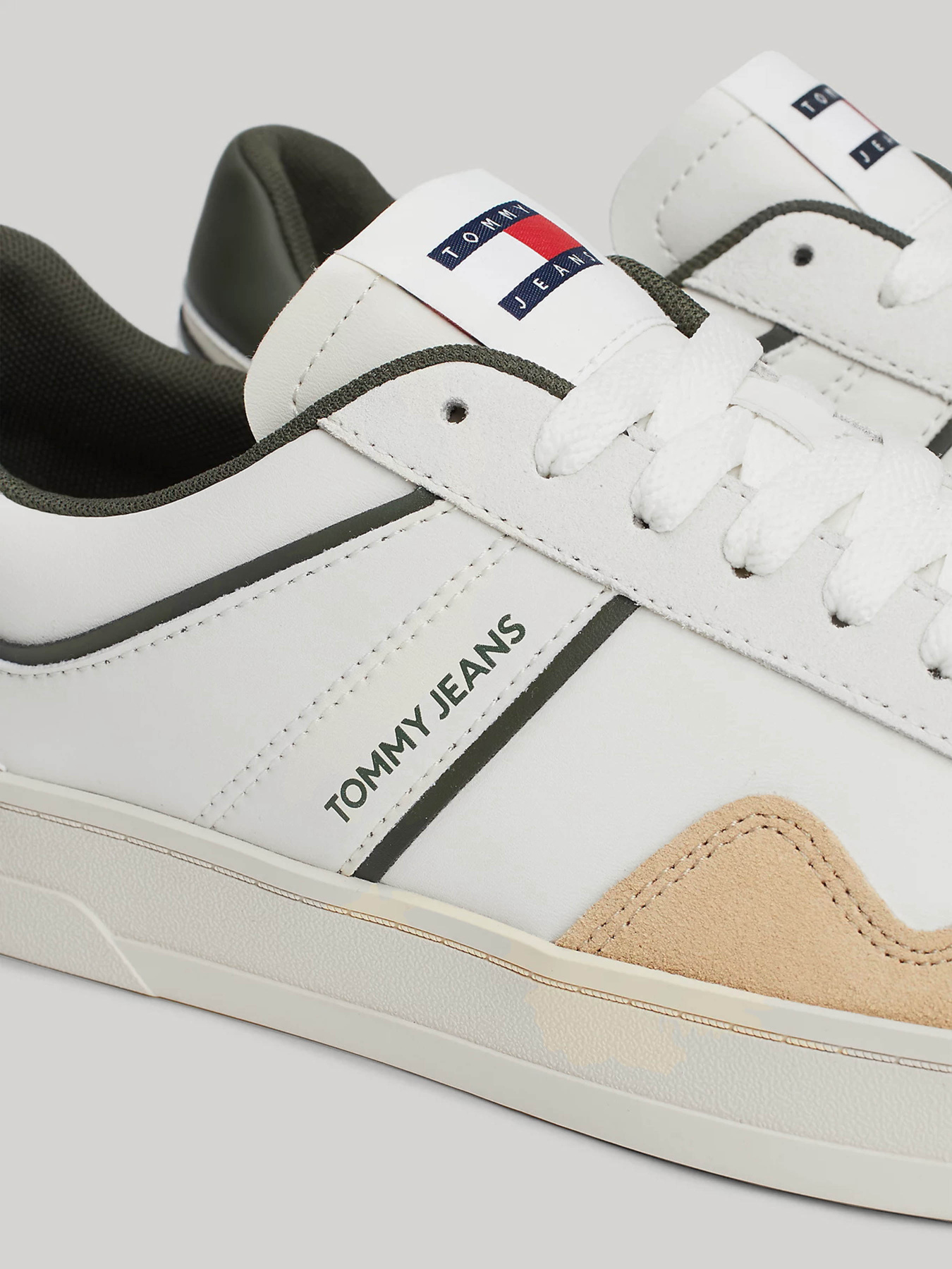 Кеди низькі Tommy Hilfiger модель EM0EM01462-YBI Кеди низькі Tommy Hilfiger модель EM0EM01462-YBI Фото