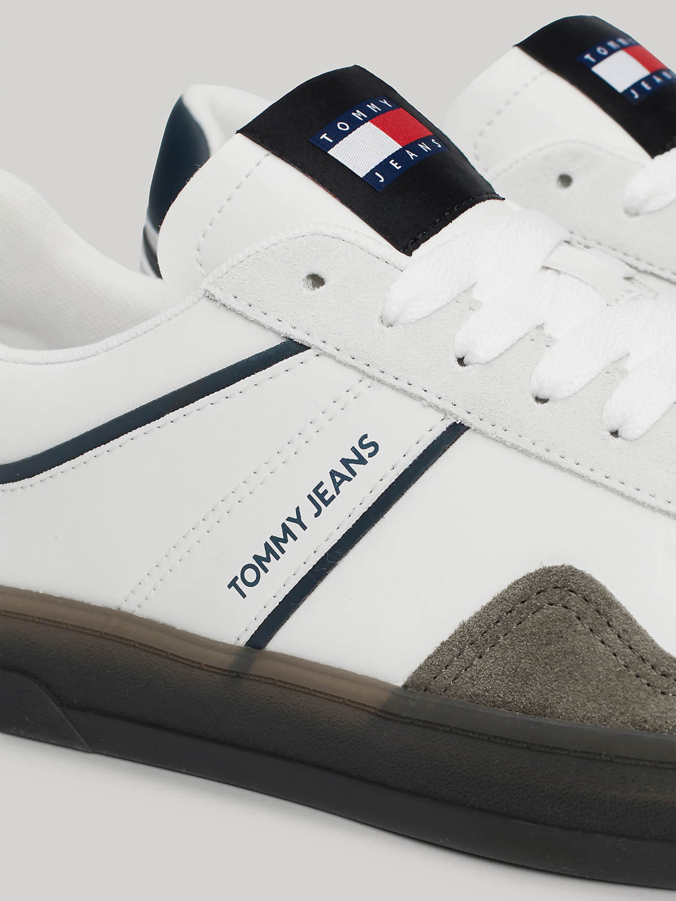 Кеды низкие Tommy Hilfiger модель EM0EM01462-YBL Фото