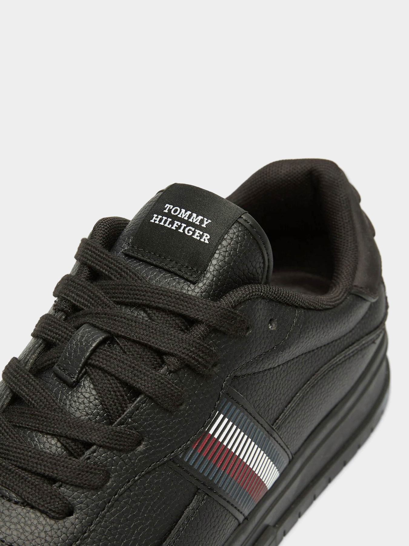 Кеды низкие Tommy Hilfiger модель FM0FM05300-BDS Фото