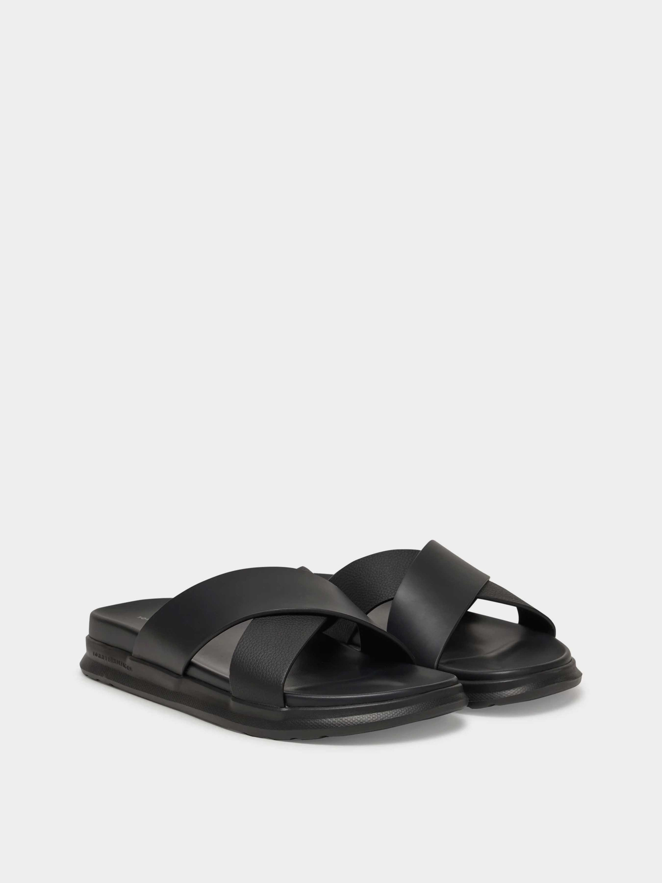 Шлепанцы Tommy Hilfiger модель FM0FM05358-BDS Шлепанцы Tommy Hilfiger модель FM0FM05358-BDS Фото