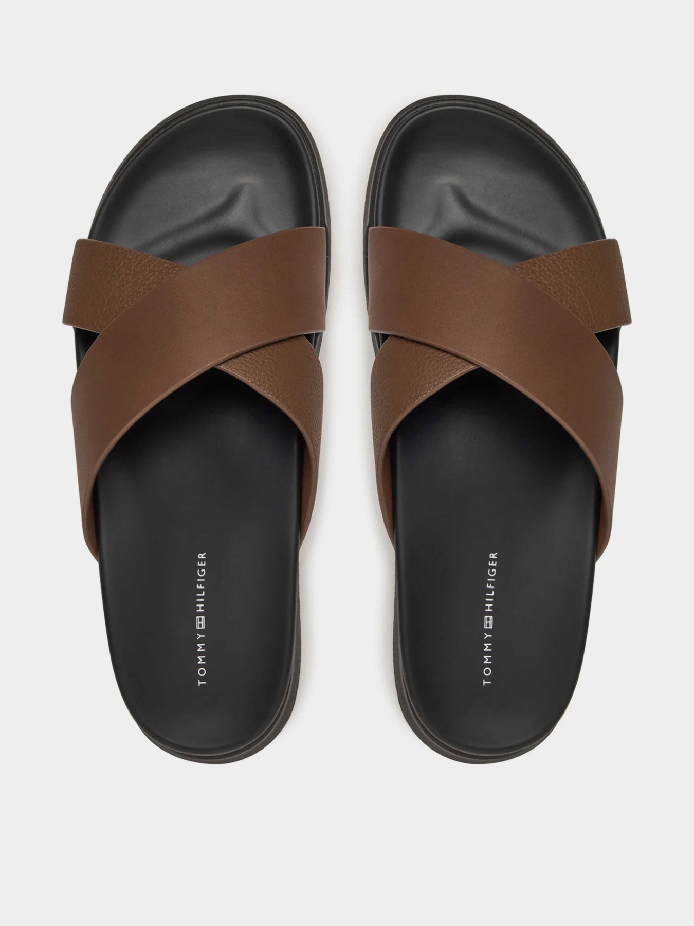 Шлепанцы Tommy Hilfiger модель FM0FM05358-GV0 Шлепанцы Tommy Hilfiger модель FM0FM05358-GV0 Фото