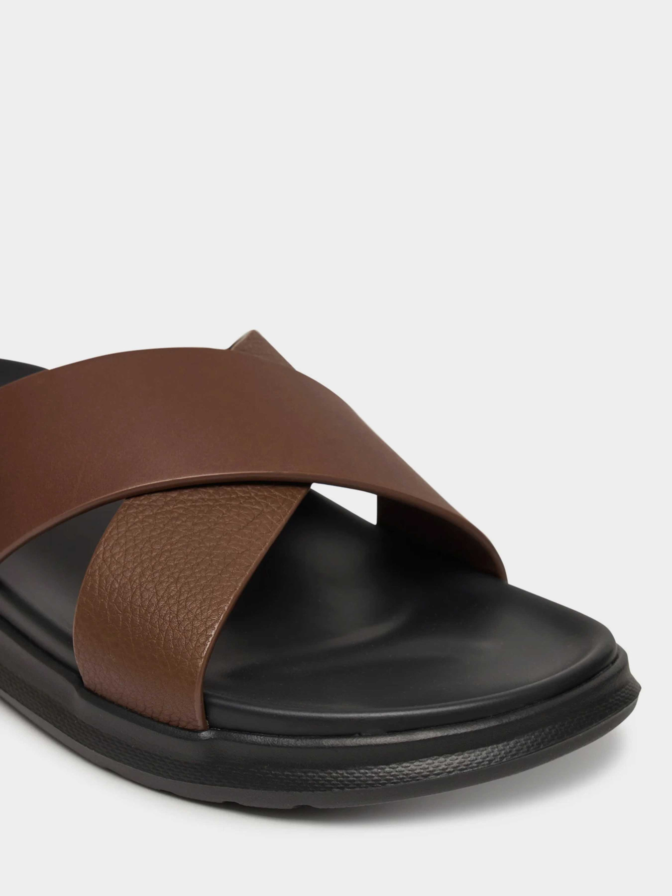 Шлепанцы Tommy Hilfiger модель FM0FM05358-GV0 Шлепанцы Tommy Hilfiger модель FM0FM05358-GV0 Фото