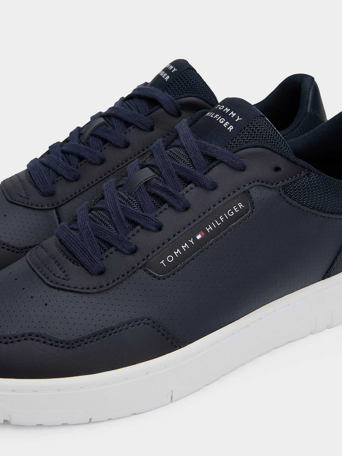 Кеды низкие Tommy Hilfiger модель FM0FM05466-DW5 Фото