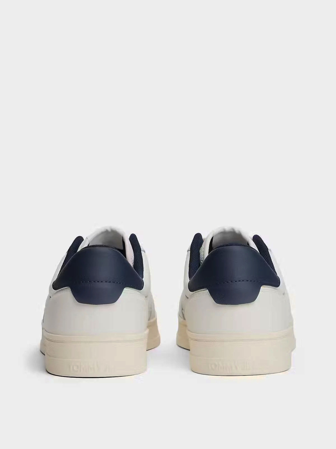 Кеди низькі Tommy Hilfiger TJM THE GREENWICH NEW ESS модель EM0EM01574-0LG Кеди низькі Tommy Hilfiger TJM THE GREENWICH NEW ESS модель EM0EM01574-0LG Фото