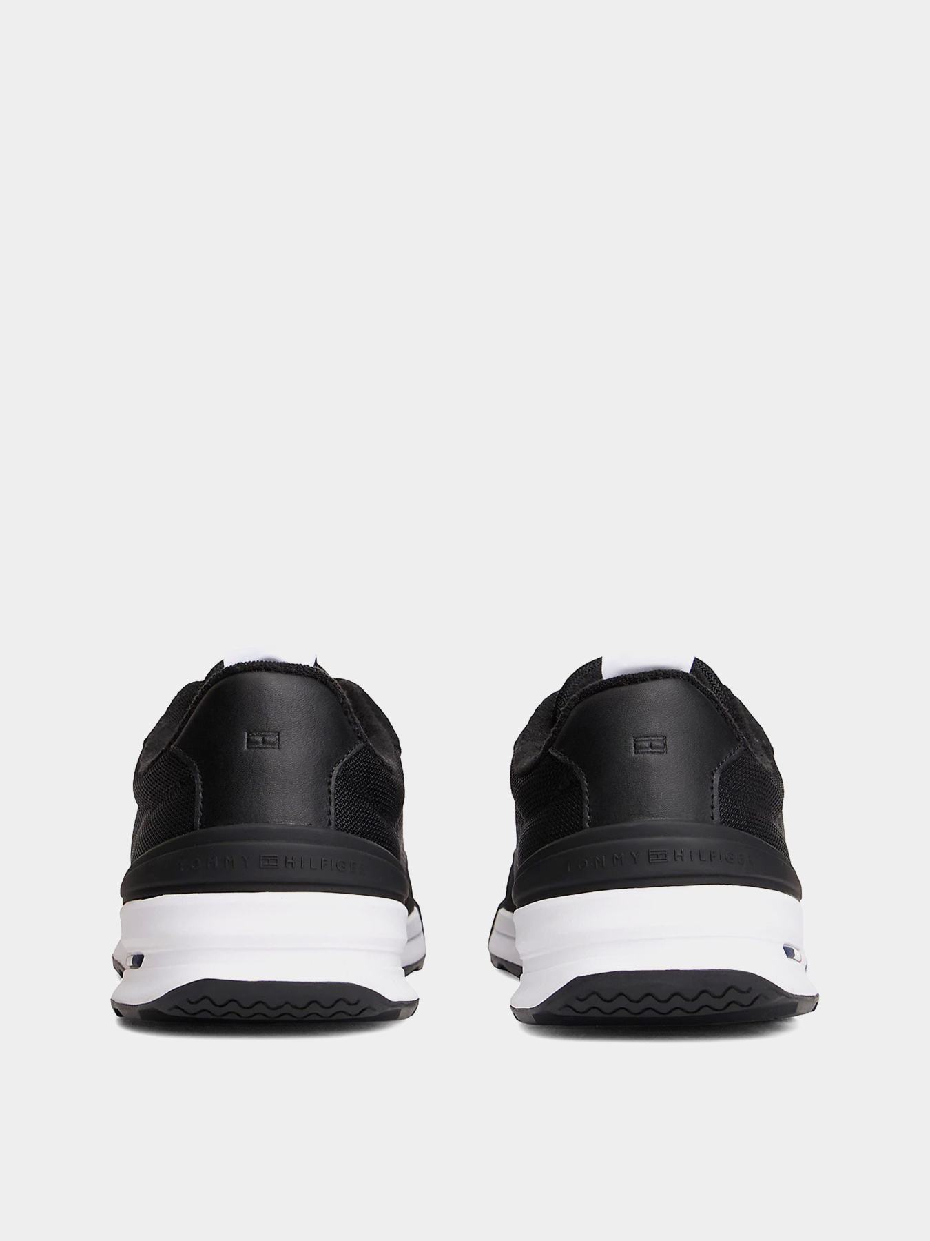 Кросівки Tommy Hilfiger NU RETRO RUNNER SEASONAL модель FM0FM05722-BDS Фото