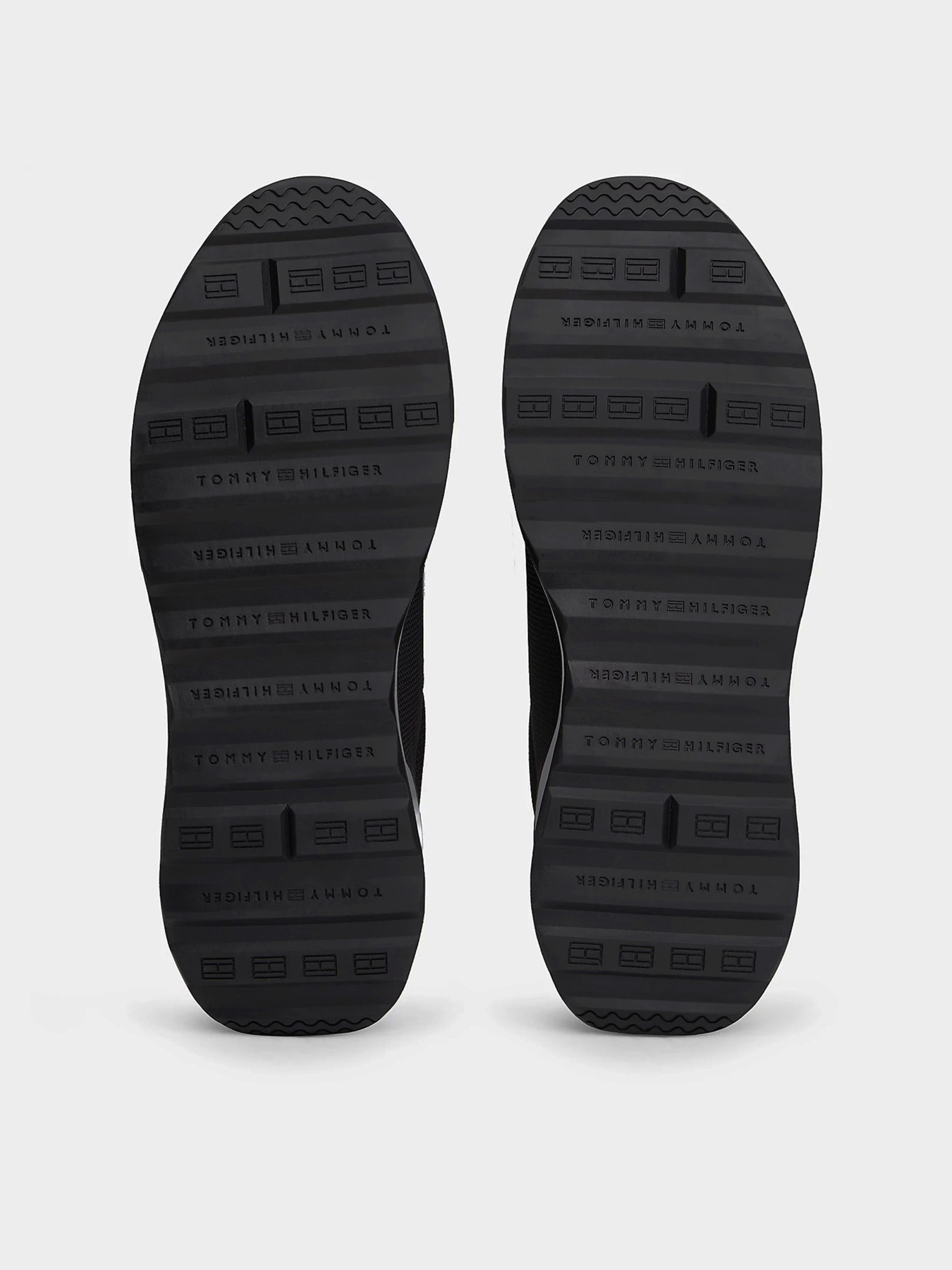 Кроссовки повседневные Tommy Hilfiger NU RETRO RUNNER SEASONAL модель FM0FM05722-BDS Фото