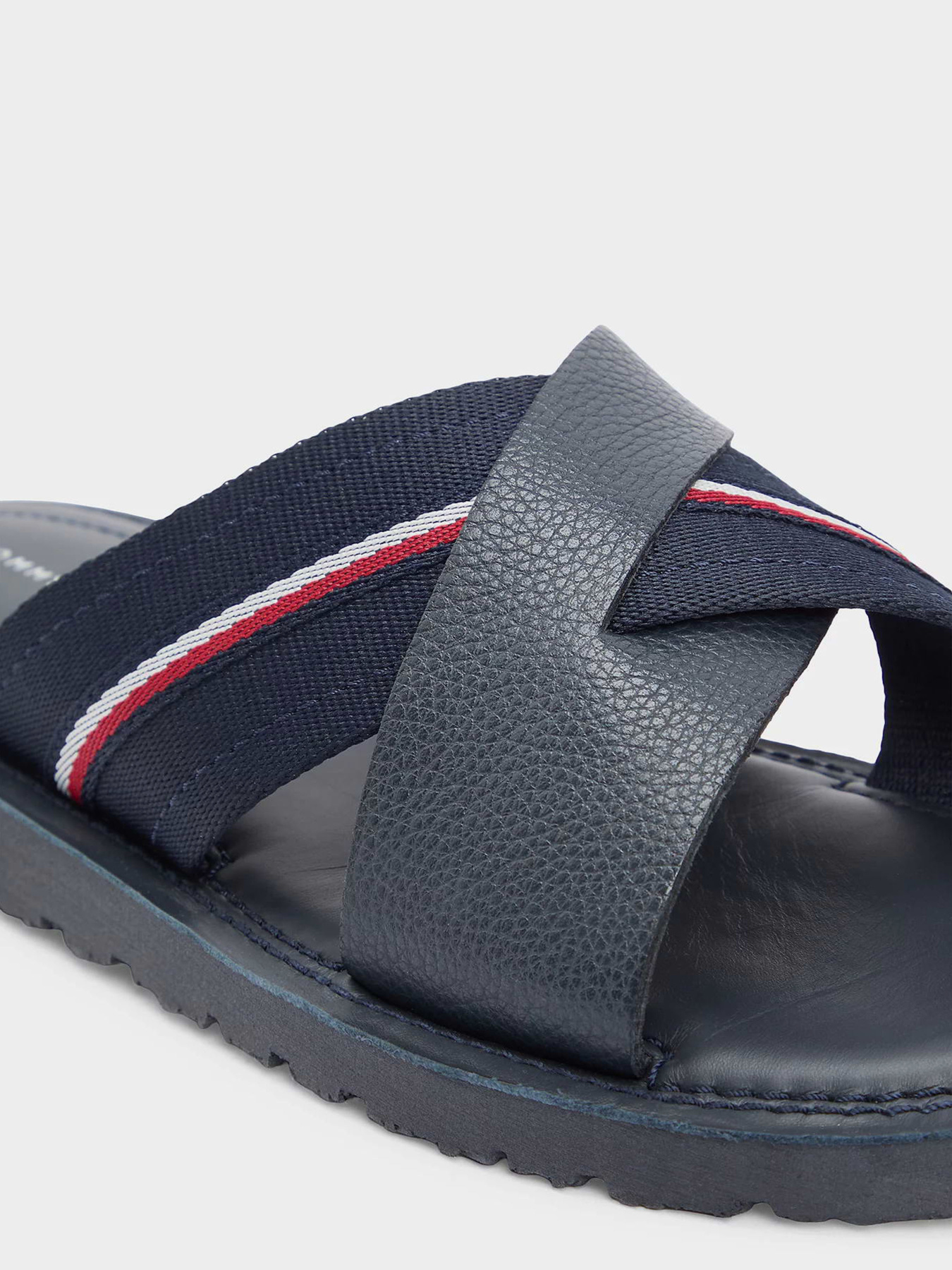 Шлепанцы Tommy Hilfiger CORE HILFIGER LTH CRISS C SAND модель FM0FM05783-DW5 Фото