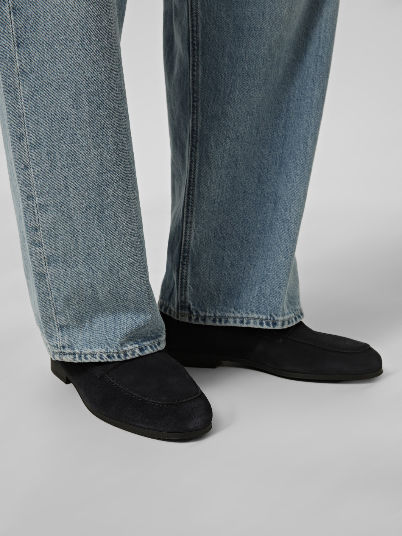 Лоферы Tommy Hilfiger FLEXIBLE SLIM SUEDE LOAFER модель FM0FM05745-DW5 Фото