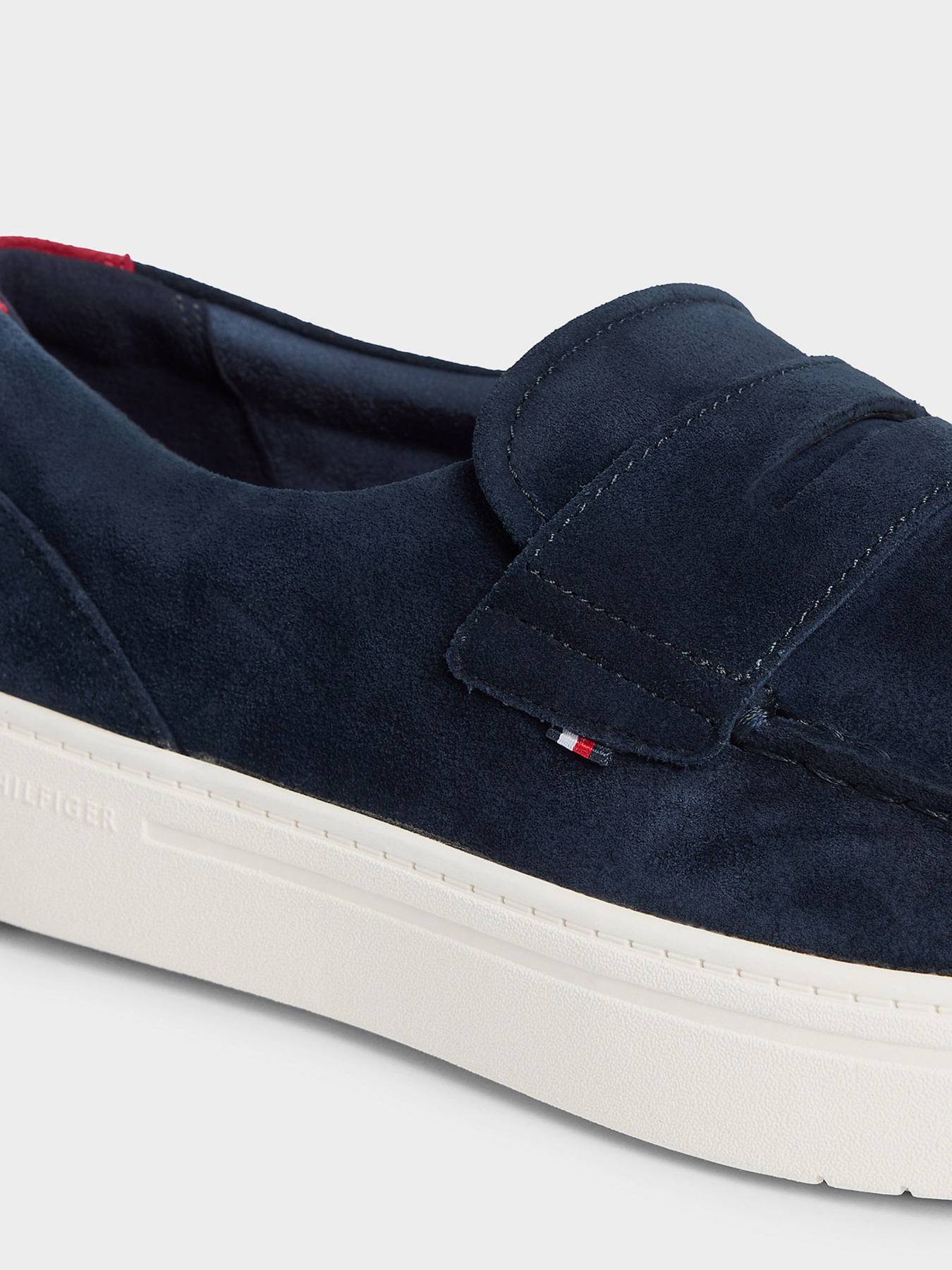 Слипоны и мокасины Tommy Hilfiger MODERN LIGHT HYBRID SUEDE LOAF модель FM0FM05786-DW5 Фото