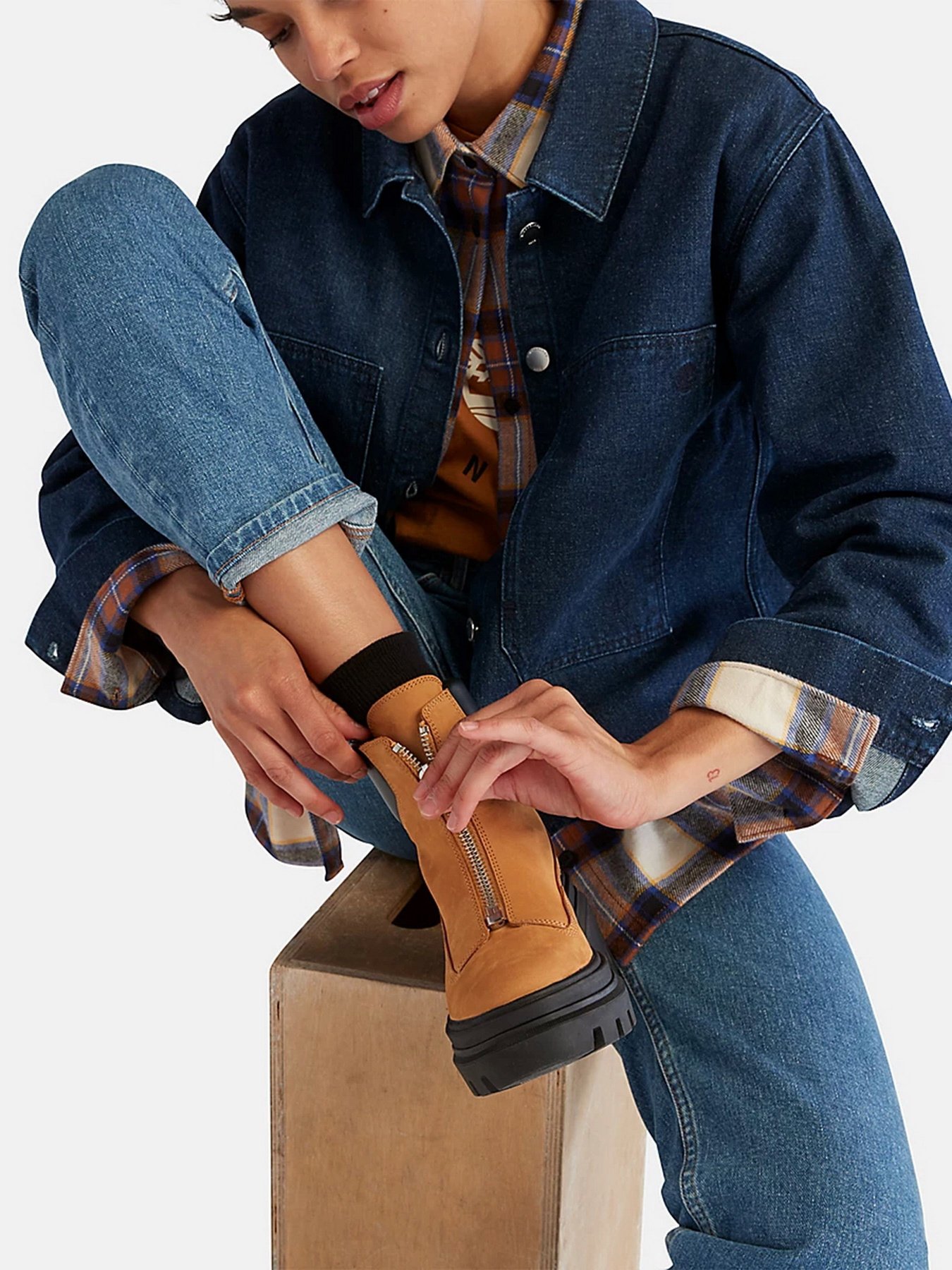 Зауженные джинсы Timberland CLASSIC HEMP модель TB0A6H8SEA5 Фото