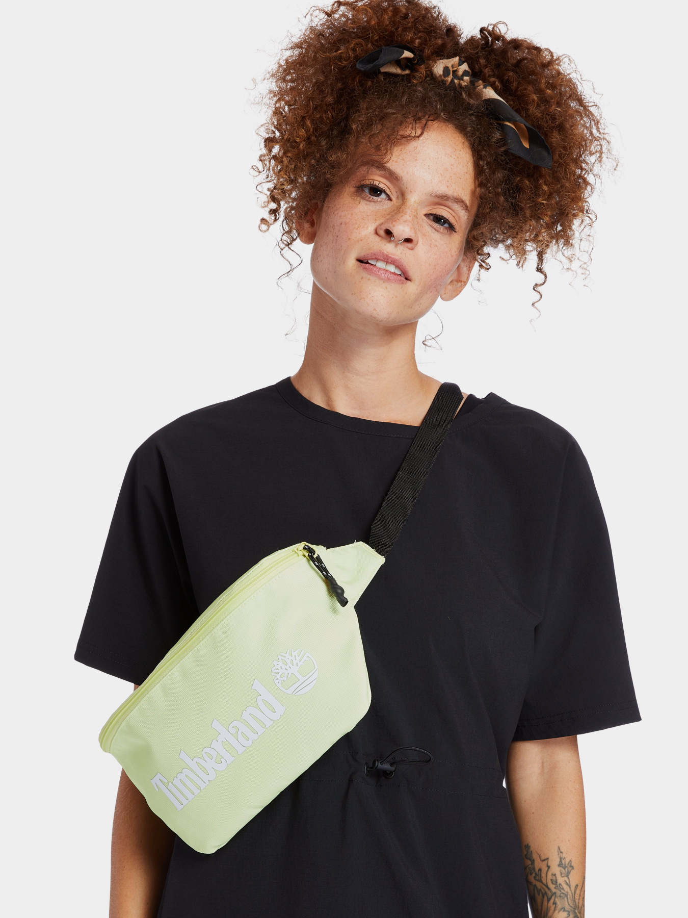 Поясная сумка Timberland SPORT LEISURE модель TB0A2HEWBW2 Фото