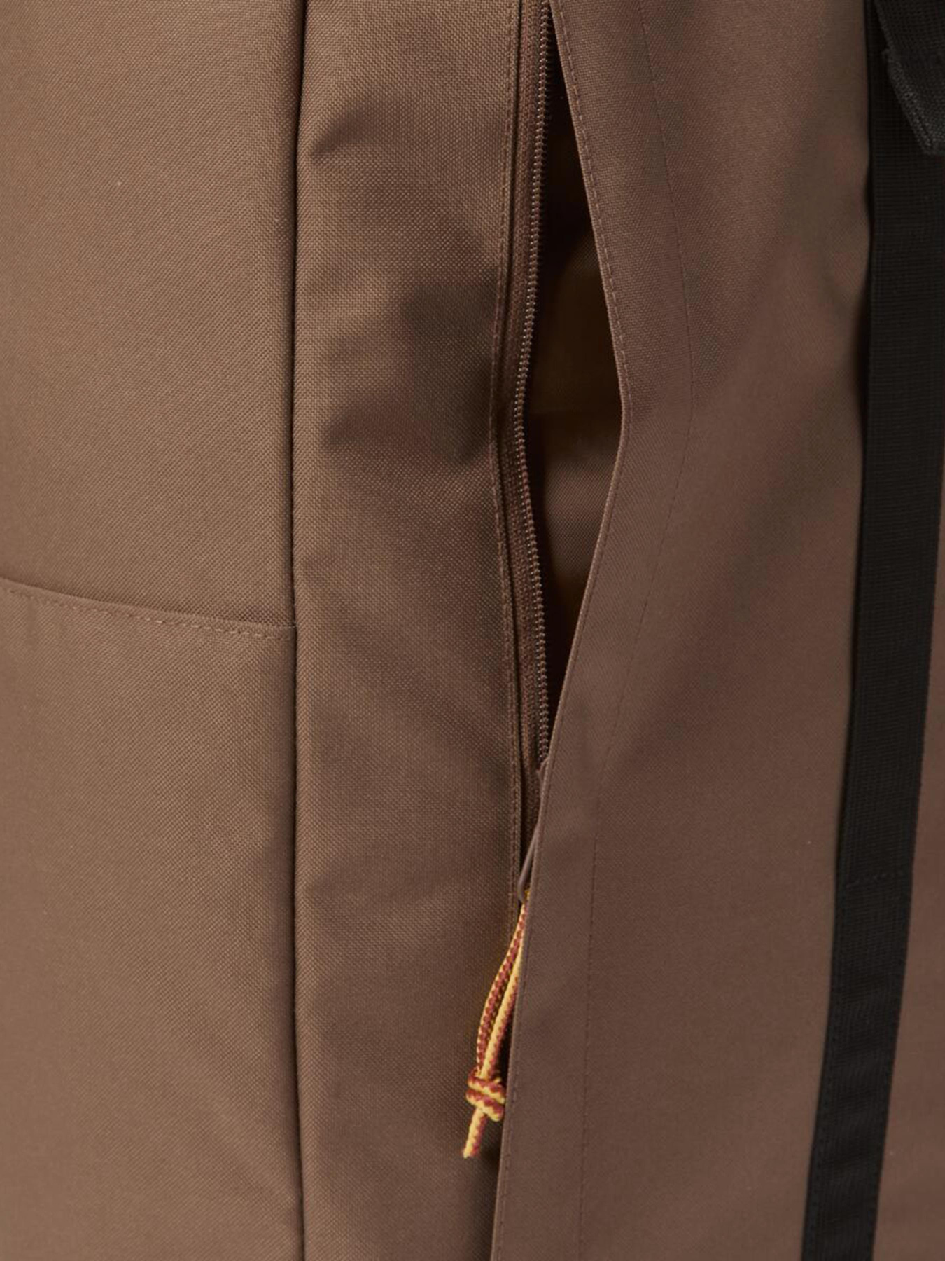 Повсякденний рюкзак Timberland Heritage Flap 22L модель TB0A6MFWBK0 Фото