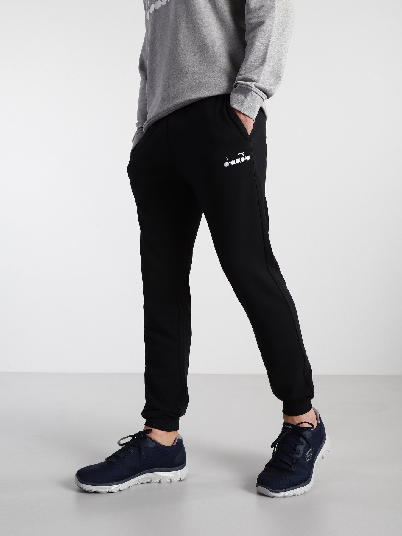 Штаны спортивные DIADORA CUFF PANTS CORE модель 102.175087.80013 Фото