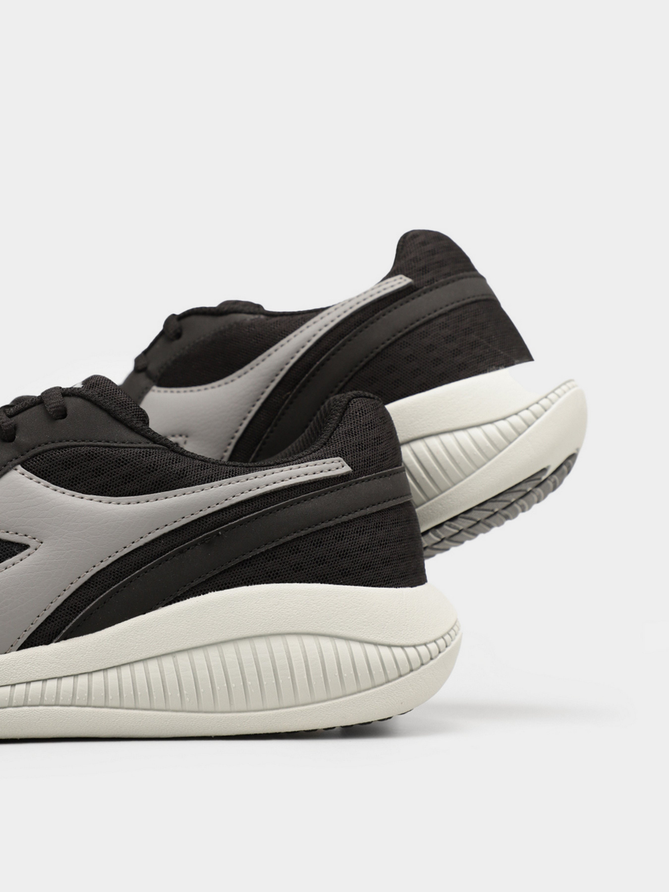 Кросівки для бігу DIADORA EAGLE 4 модель 101.176888.C0667 Фото