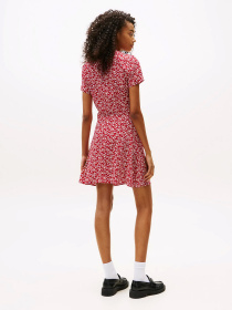 Платье мини Tommy Jeans модель DW0DW21120-0KP Платье мини Tommy Jeans модель DW0DW21120-0KP Фото