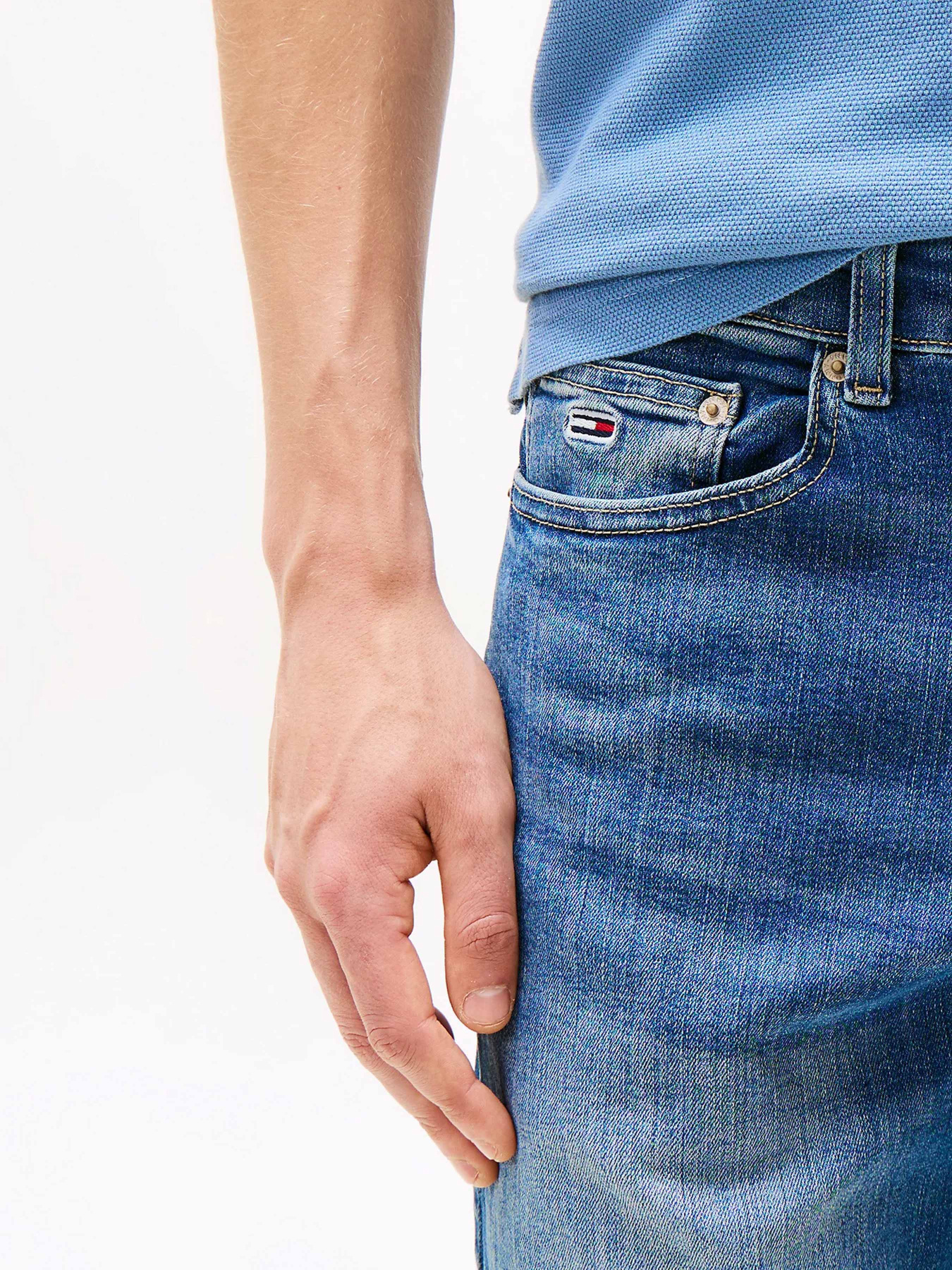 Прямые джинсы Tommy Jeans модель DM0DM21360-1A4 Фото