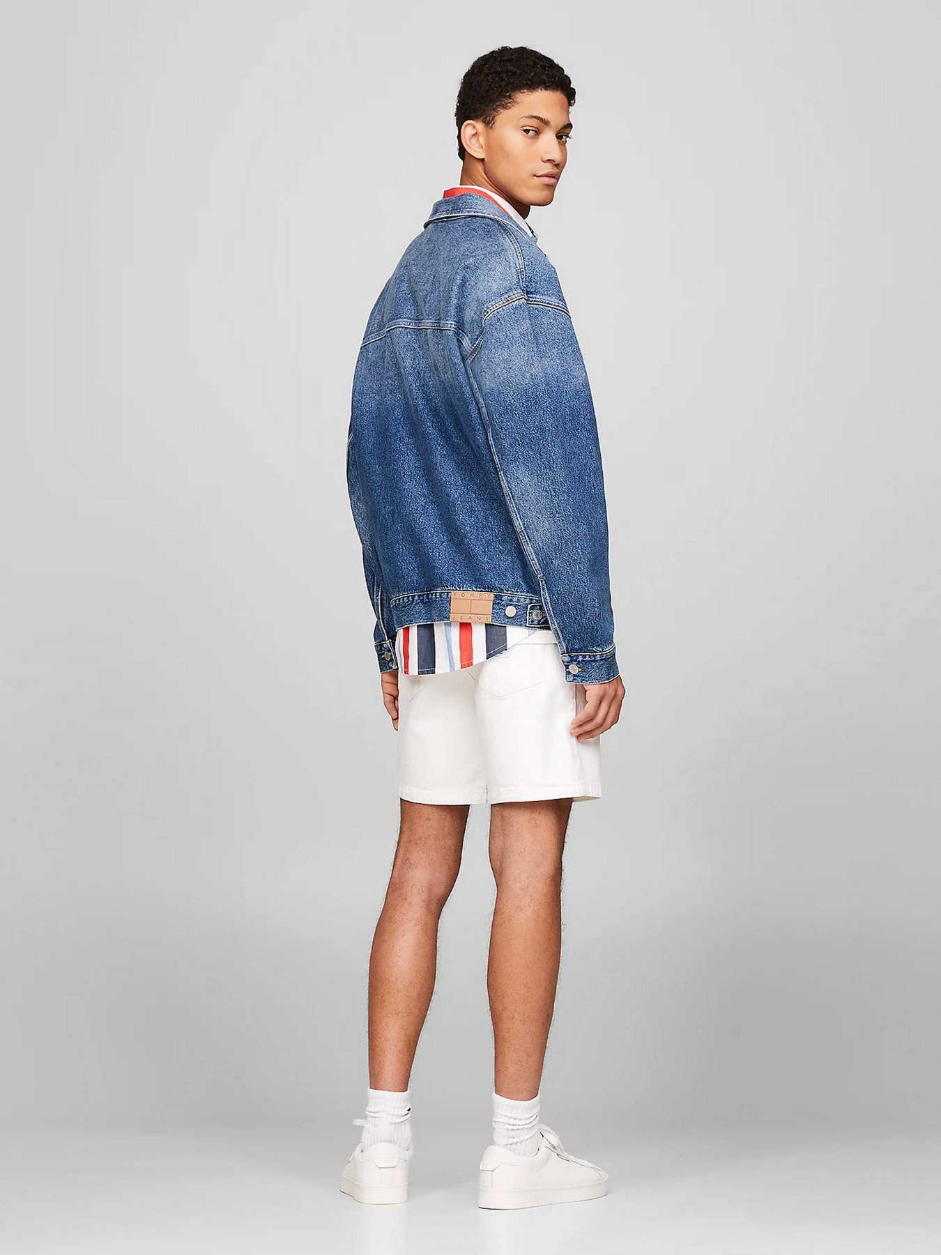 Джинсова куртка Tommy Jeans модель DM0DM18777-1BK Фото