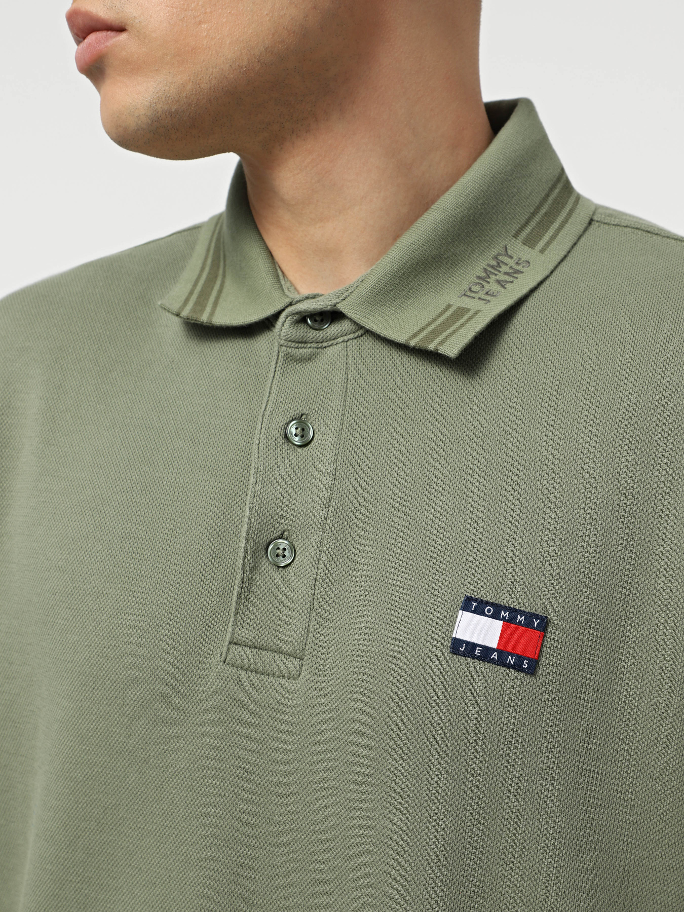 Поло Tommy Jeans модель DM0DM20917-MR6 Поло Tommy Jeans модель DM0DM20917-MR6 Фото