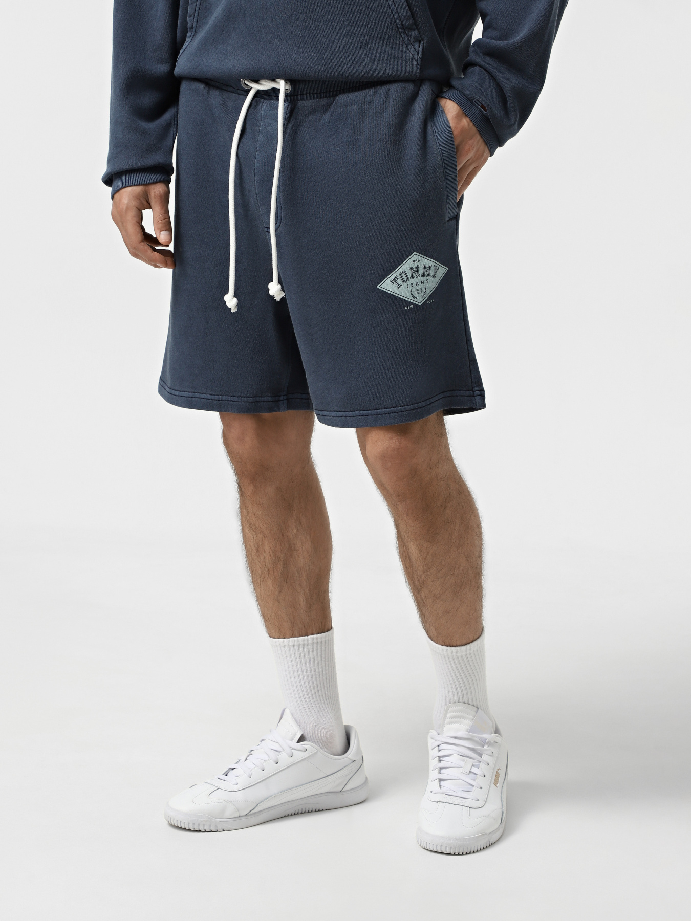 Шорти Tommy Jeans модель DM0DM20936-C1G Шорти Tommy Jeans модель DM0DM20936-C1G Фото