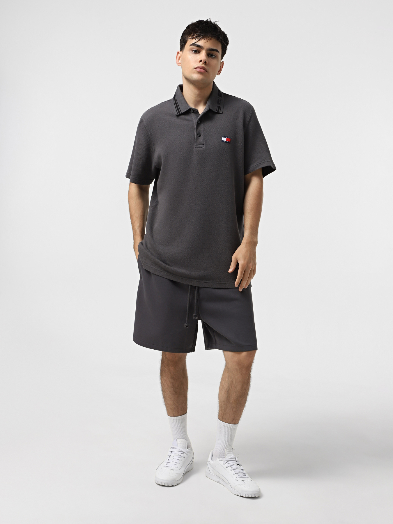 Повседневные шорты Tommy Jeans модель DM0DM21370-PT2 Фото