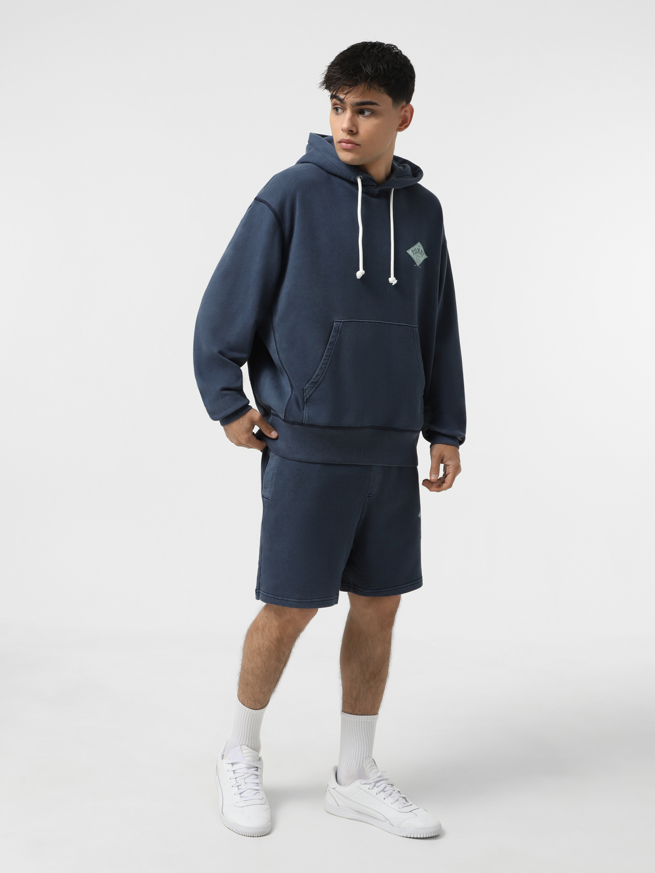 Худи Tommy Jeans модель DM0DM20840-C1G Фото