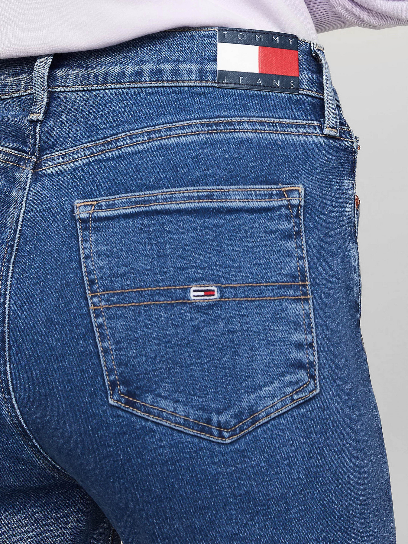 Джинси кльош Tommy Jeans модель DW0DW17631-1A5 Джинси кльош Tommy Jeans модель DW0DW17631-1A5 Фото