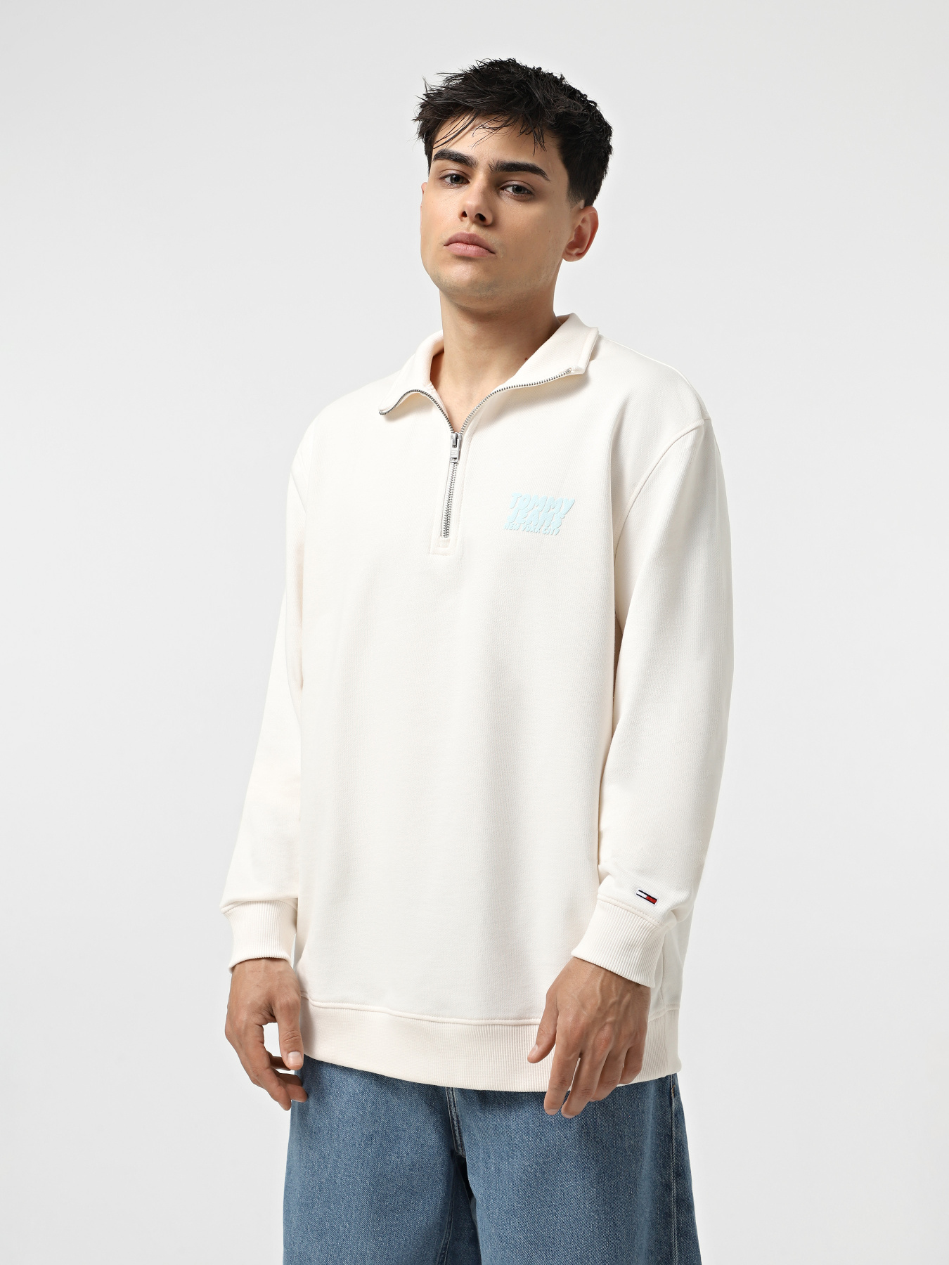 Свитшот Tommy Jeans модель DM0DM21865-YBH Свитшот Tommy Jeans модель DM0DM21865-YBH Фото