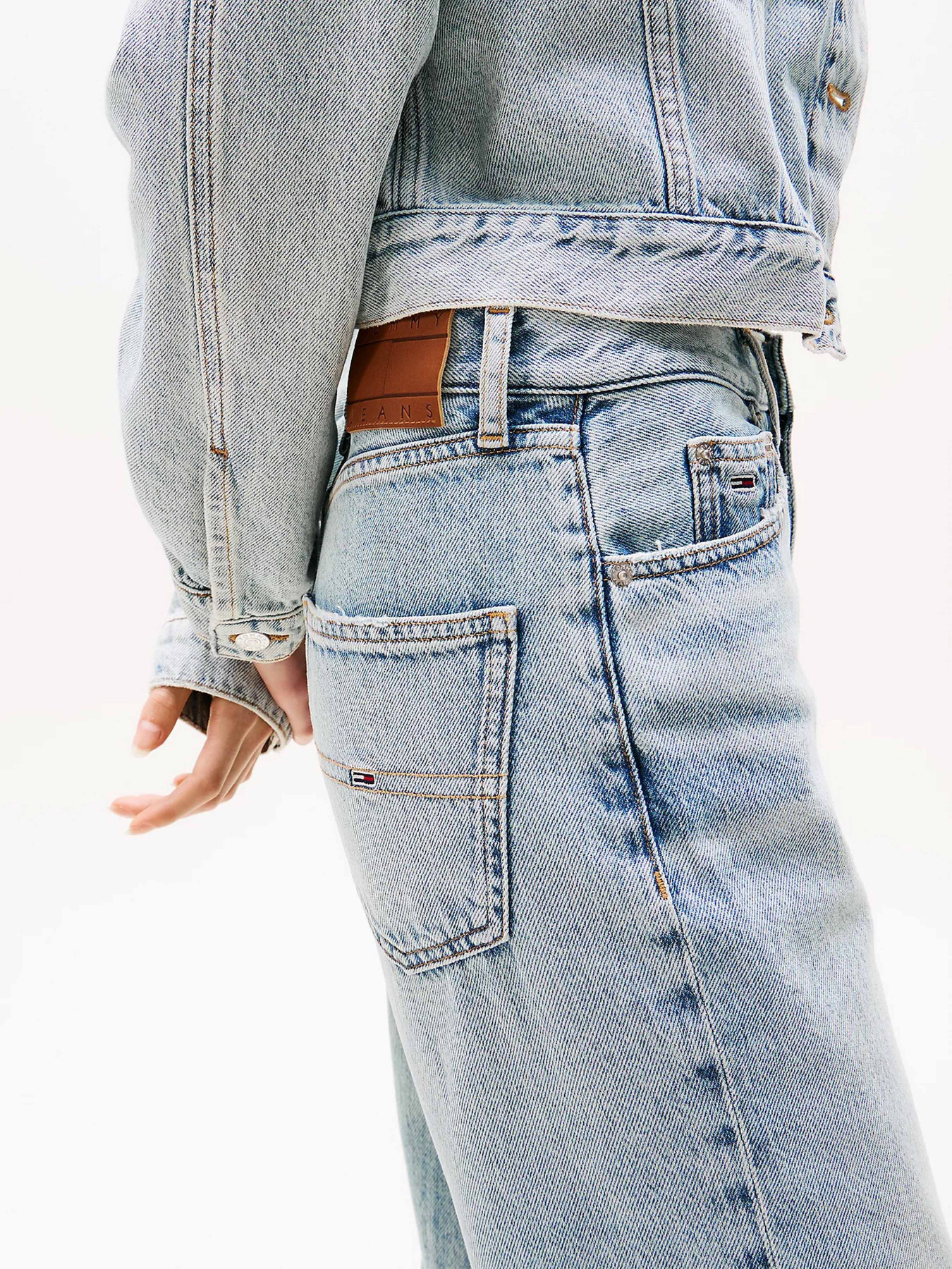 Прямые джинсы Tommy Jeans модель DW0DW20593-1AB Фото