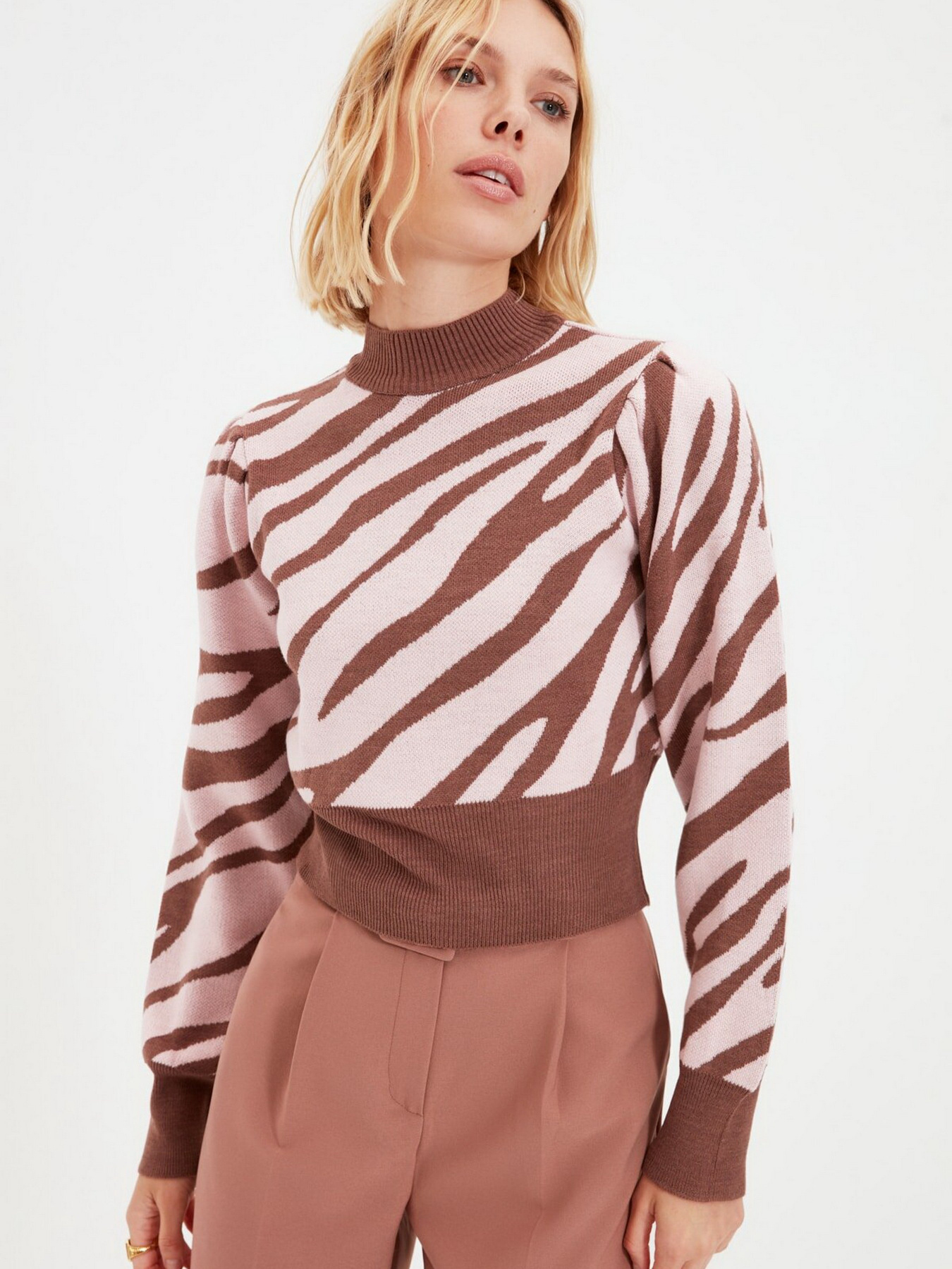 Джемпер Trendyol модель TWOAW21KZ0010/Gul Kurusu Фото