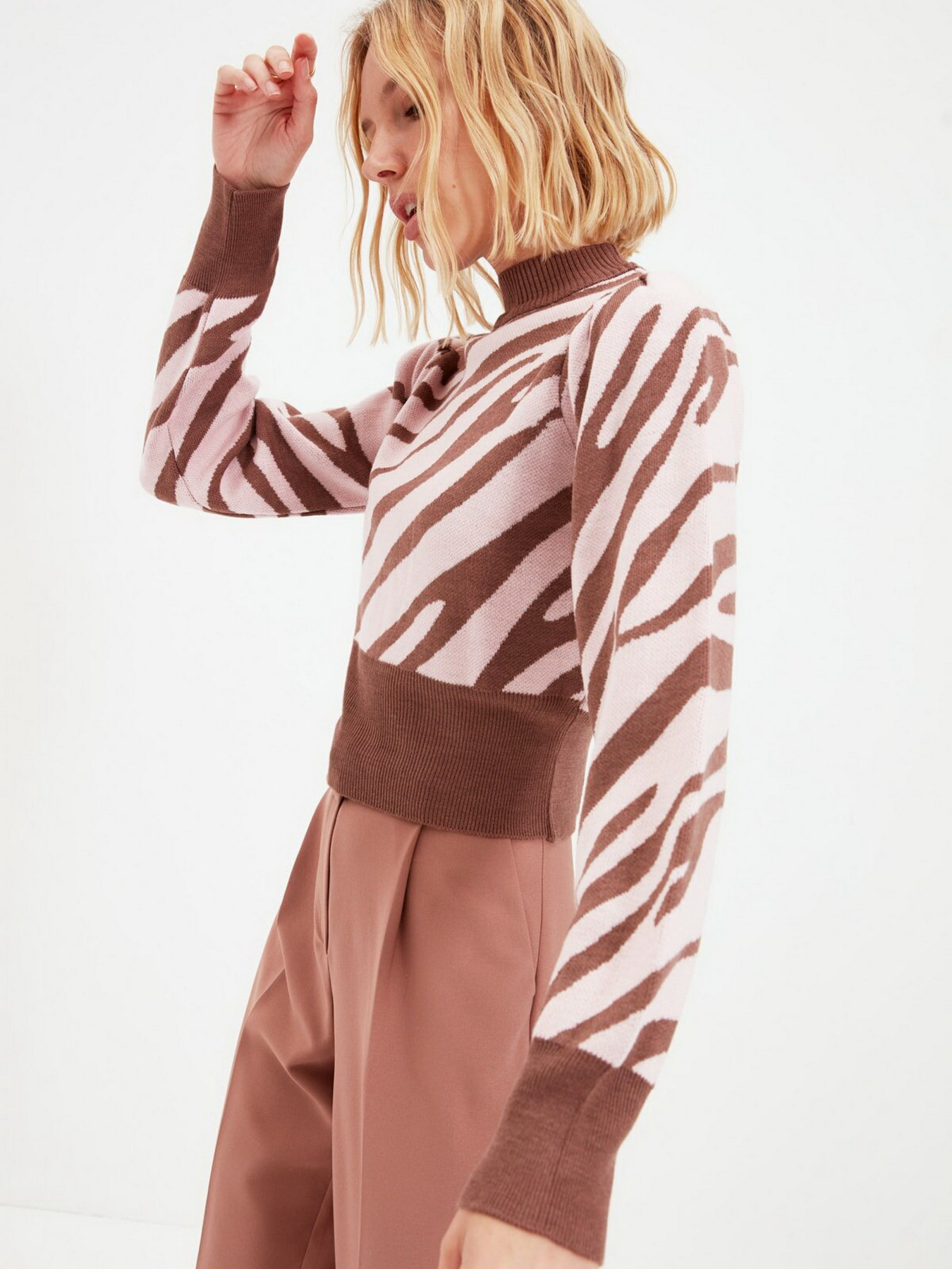 Джемпер Trendyol модель TWOAW21KZ0010/Gul Kurusu Фото