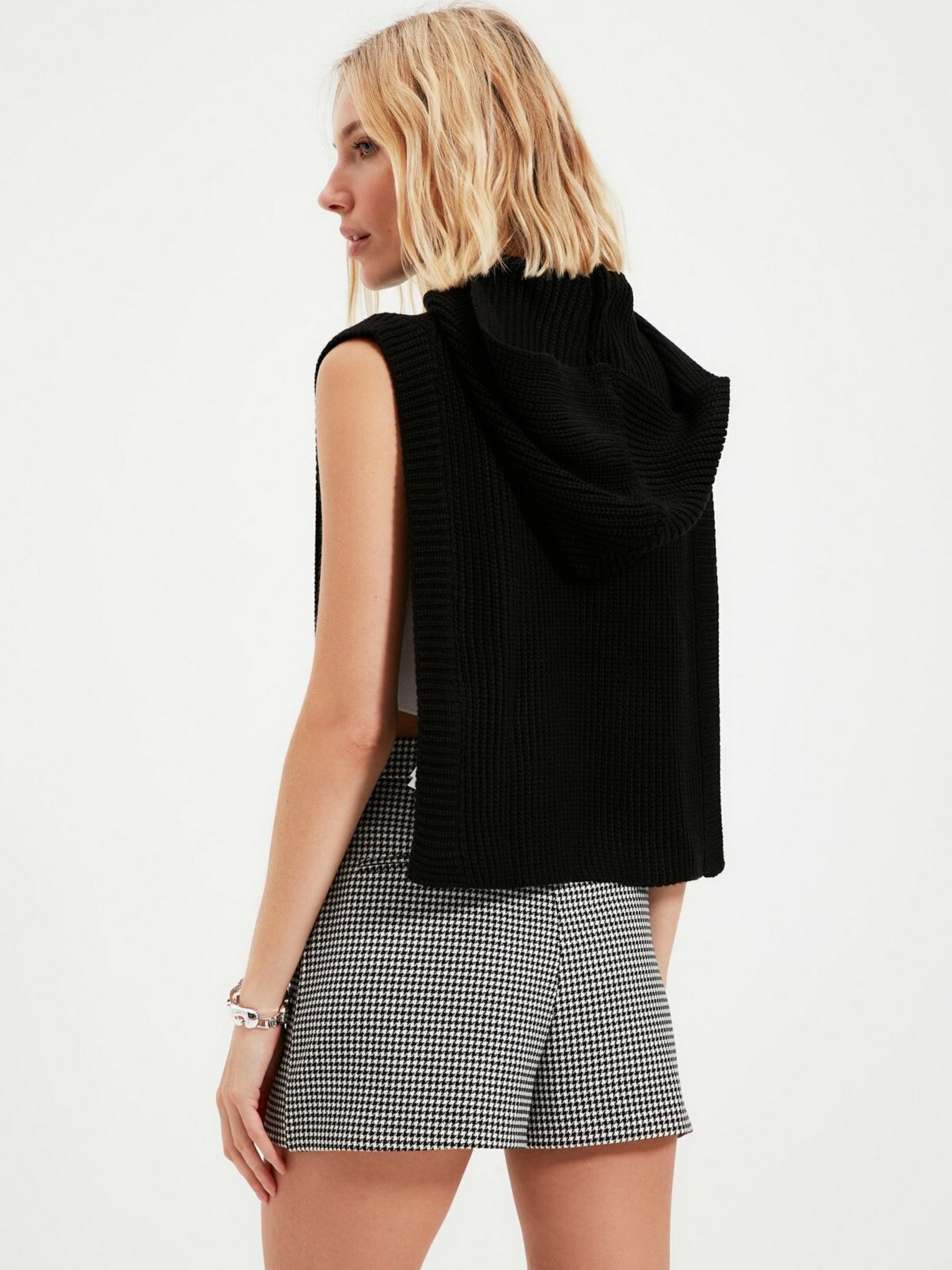 Жилет Trendyol модель TWOAW22BZ0027/Siyah Фото