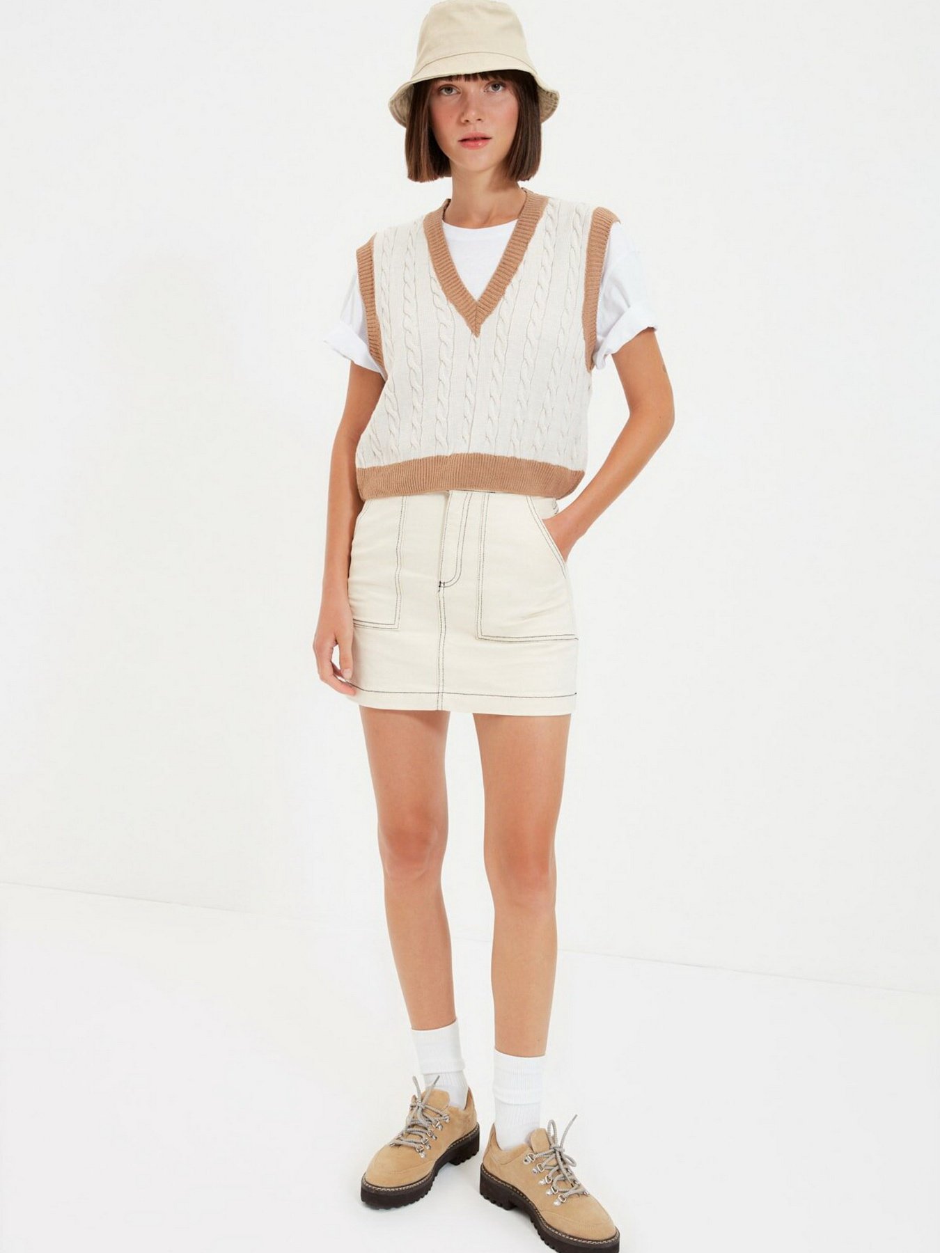 Жилет Trendyol модель TWOAW22BZ0060/Tas Фото