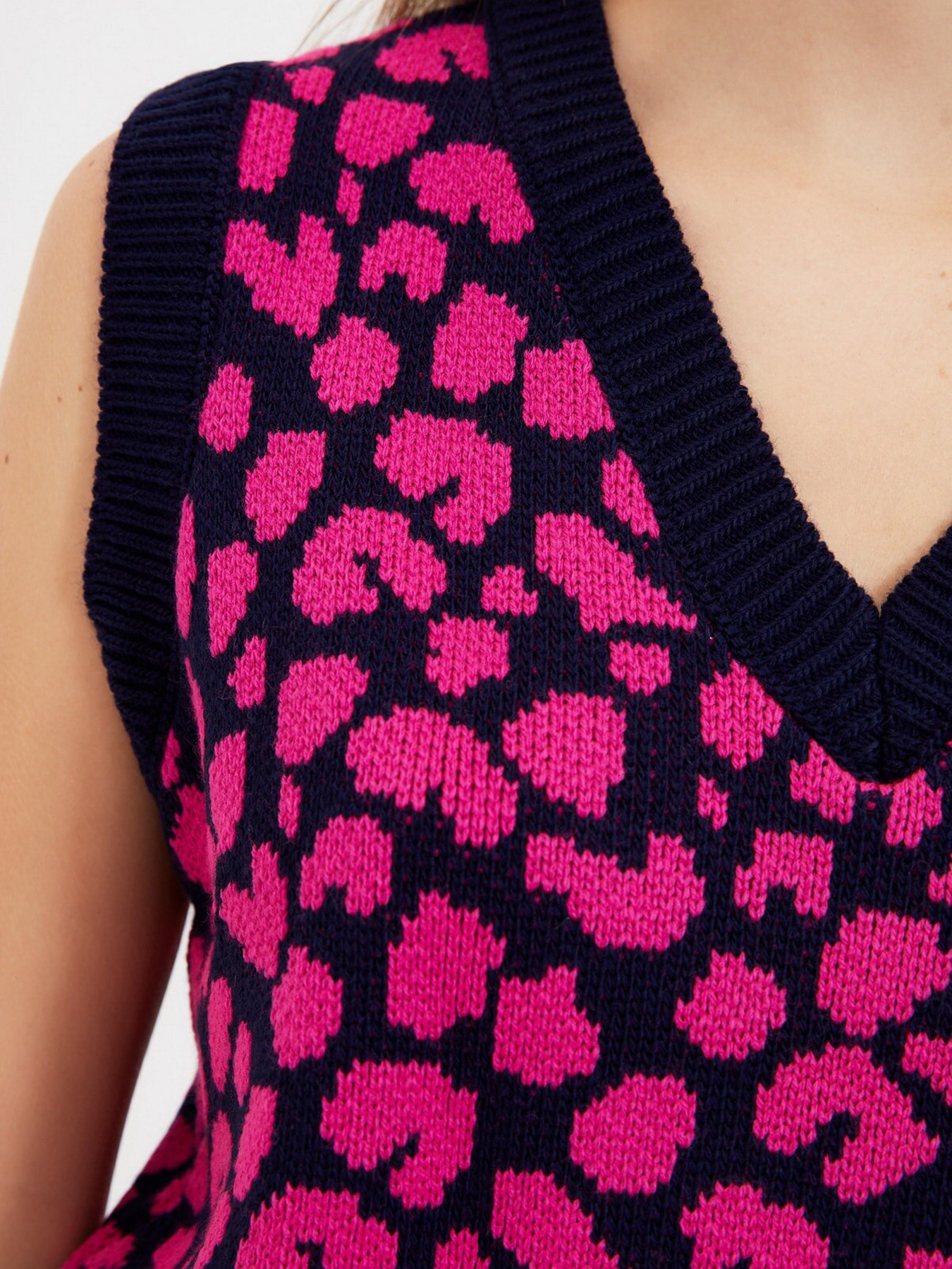 Жилет Trendyol модель TWOAW22BZ0065/Fusya Фото