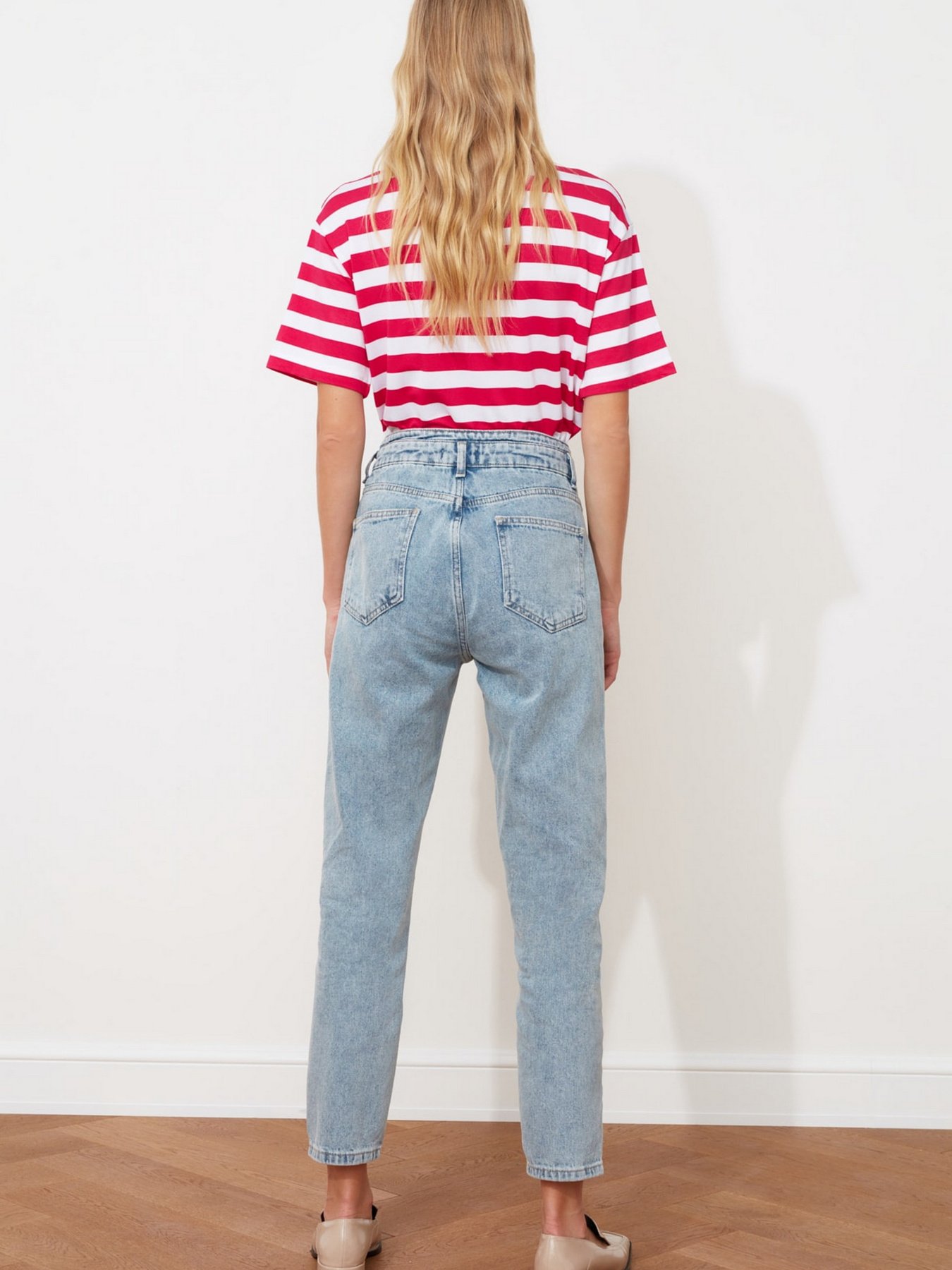 Джинси мом Trendyol Mom модель TWOAW20JE0028/Mavi Фото