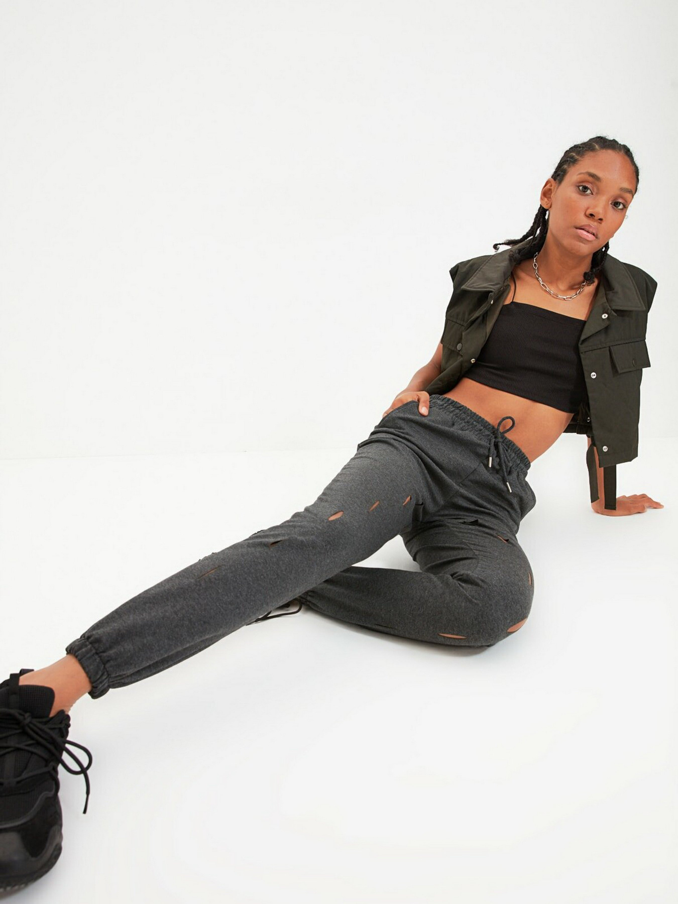 Штаны спортивные Trendyol модель TWOAW22EA0002/Antrasit Фото